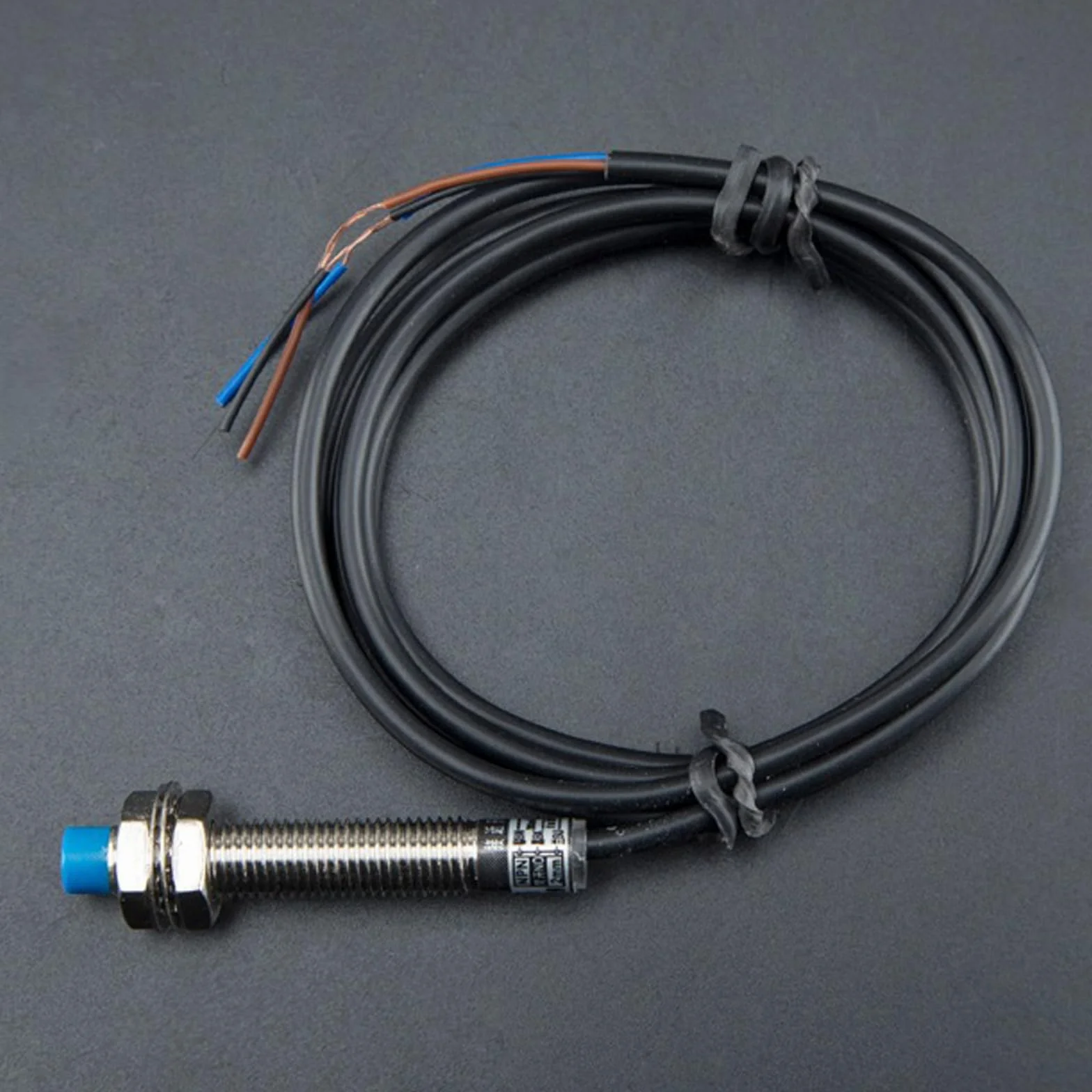 3 sztuki M8 indukcyjny czujnik zbliżeniowy, przełącznik nietyp tarczy LJ8A3-2-Z/BX detektor 2 mm 12-24 V DC 200 mA NPN indukcyjny przełącznik zbliżeniowy, 3 przewody