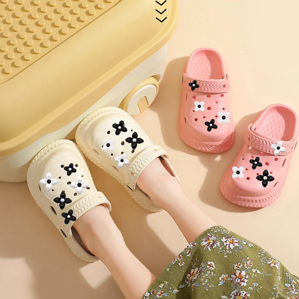 Crocs przypinki w kwiaty, 24 sztuki, czterolistne koniczyny, charmsy, charmsy, cute clogs, dekoracja dla dziewcząt, nastolatek, kobiet, chodaki i pantofle z dziurkami