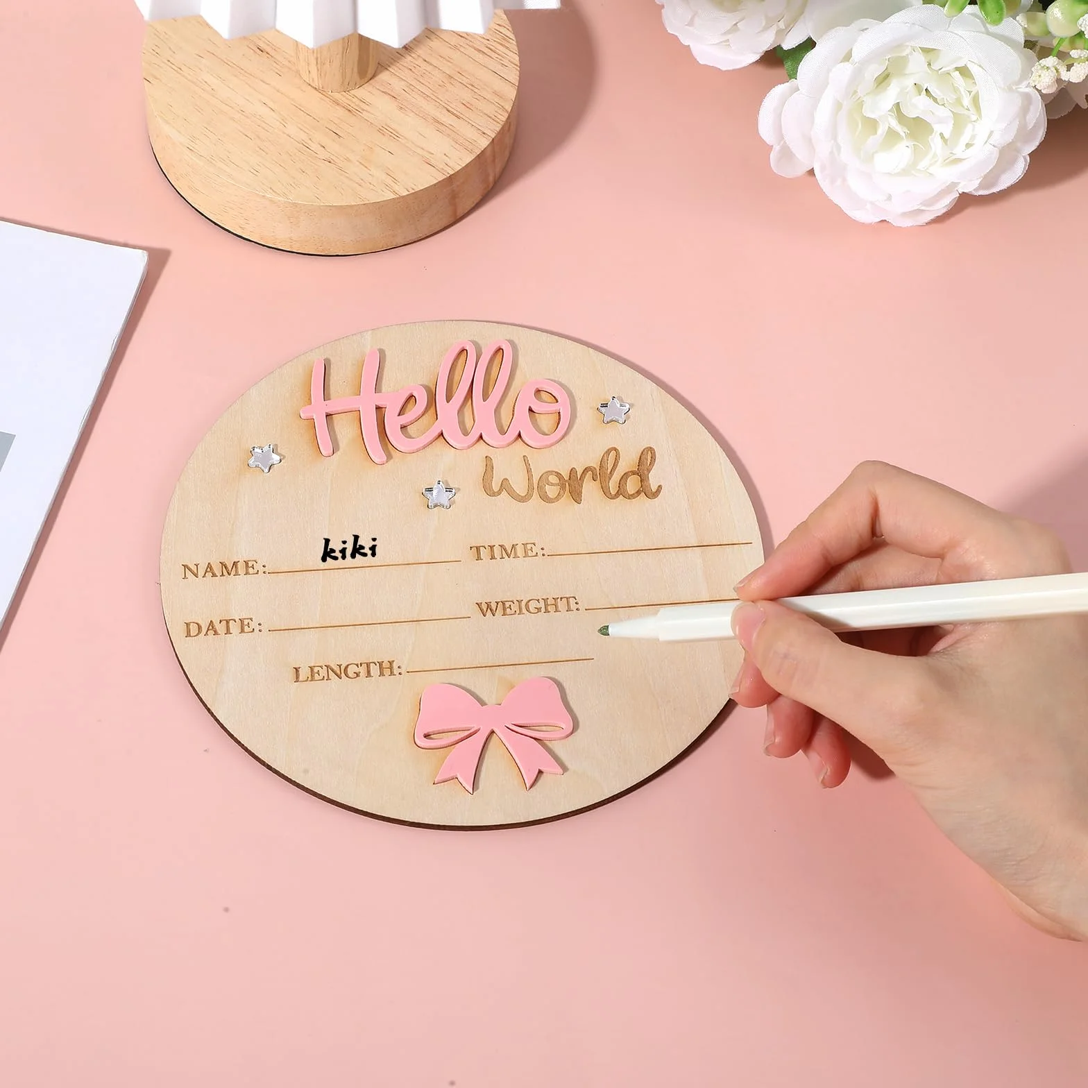 Nogeqi Różowe kartki z kamieniami milowymi dla niemowląt, drewniana, spersonalizowana tabliczka informacyjna "Hello World", tabliczka powitalna dla noworodków, okrągła, drewniana, dla kobiet w ciąży
