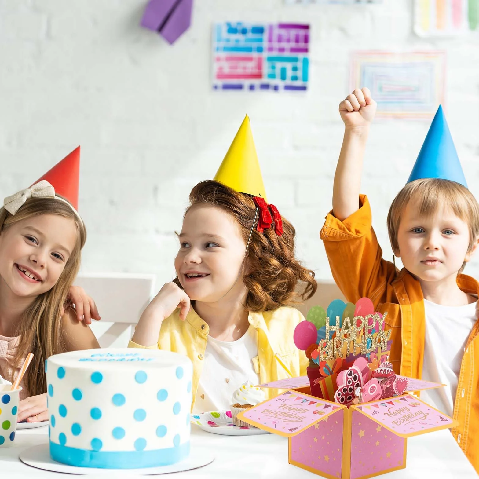 Urodzinowa Karta Pop-Up, Wielokolorowy Tort Balonowy Trójwymiarowe Pudełko z Kartkami Urodzinowymi i Kopertami Kreatywne Pudełko na Prezenty Urodzinowe dla Rodziny i Przyjaciół