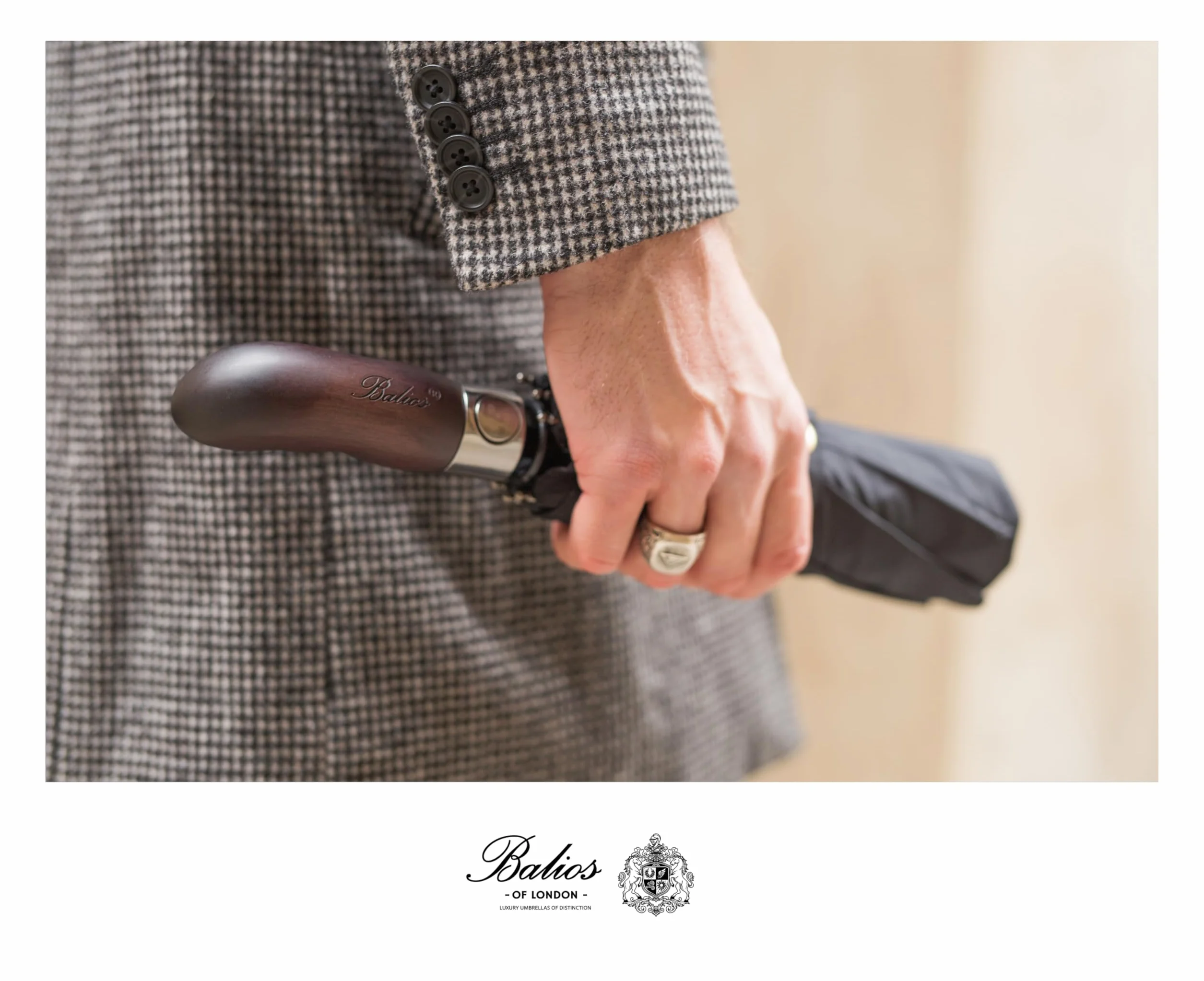 Balios® Parasol podróżny, uchwyt z prawdziwego drewna, automatyczne otwieranie i zamykanie, wentylowany podwójny dach wiatroszczelny, zaprojektowany w Wielkiej Brytanii