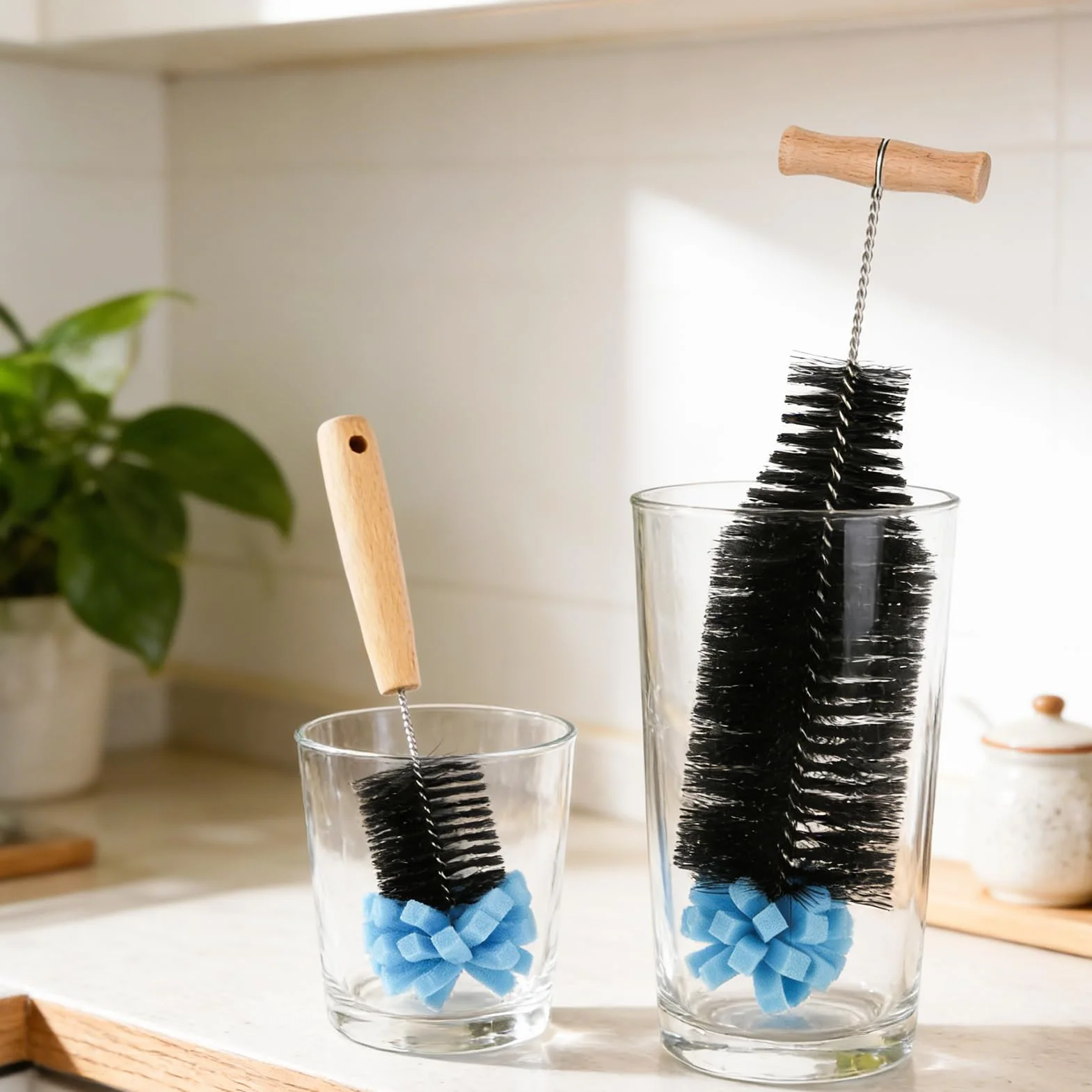 Zestaw 2 szczotek do butelek, kompatybilne z butelkami szklanymi Sodastream, 33 cm + 28 cm, z uchwytem ze stali nierdzewnej 304, twardym nylonowym włosiem i głowicą gąbkową, nie rysuje butelek