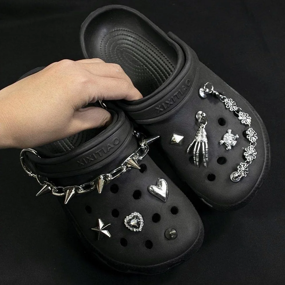 Zawieszki do chodaków, błyszczące buty, gotyckie zawieszka, Y2k, sztuczny diament, dekoracja z łańcuszkami, kolce, akcesoria dla mężczyzn, kobiet