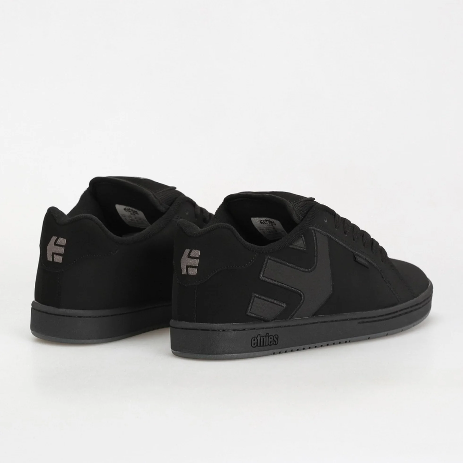 etnies Fader – Klasyczny styl skate heritage z modnym, puszystym wyglądem, wzmocniona cupsole, dopasowanie z amortyzacją, sneakersy na co dzień
