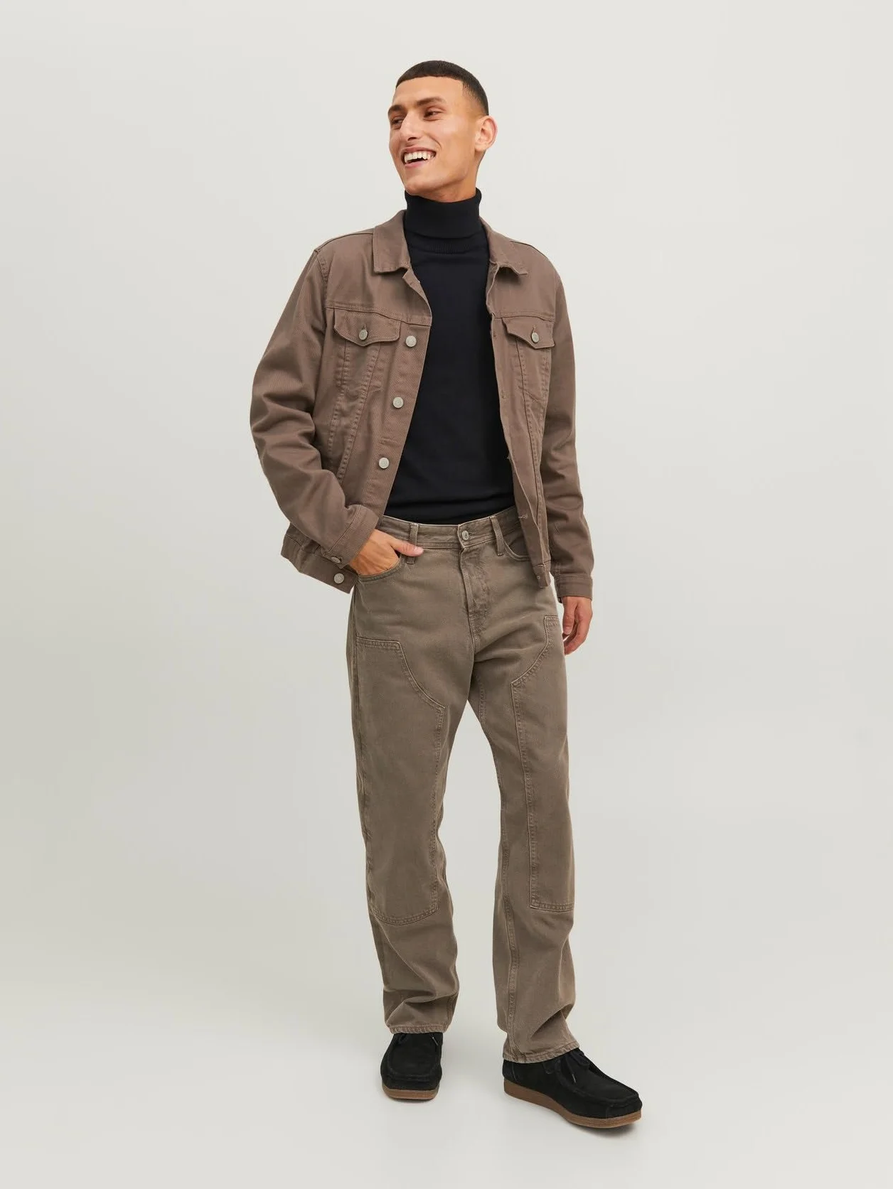Mêski sweter o kopertowym dekolcie JJEEMIL JACK & JONES W±ski golf z jedwabiem Klasyczny sweter JJEEMIL D³ugi rêkaw