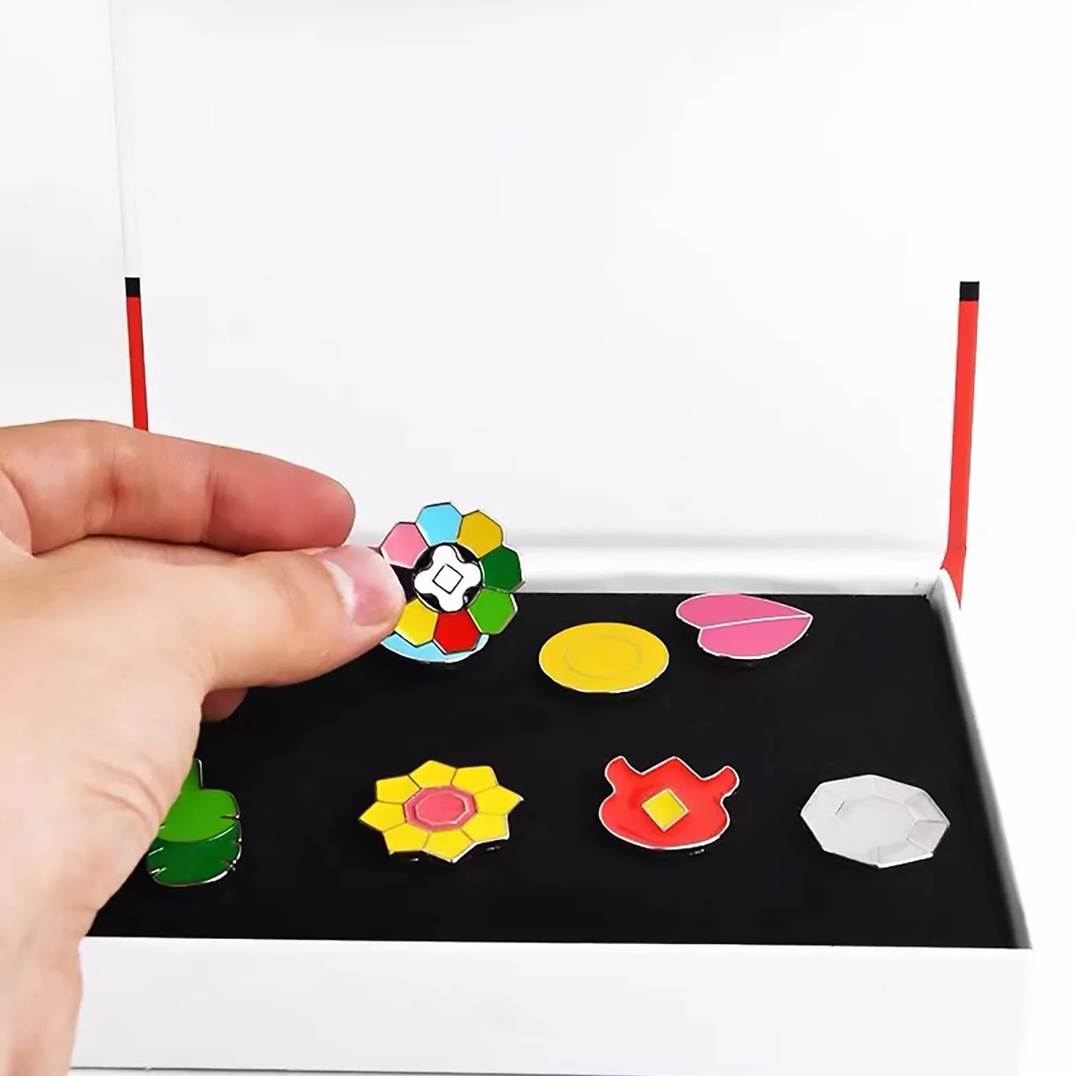 YUANstore Dotyczy Pocket Monster Generation 1-6 Gym Badge Collection Box, kolekcja gier zestaw 8 szt., prezent dla chłopców i dziewcząt
