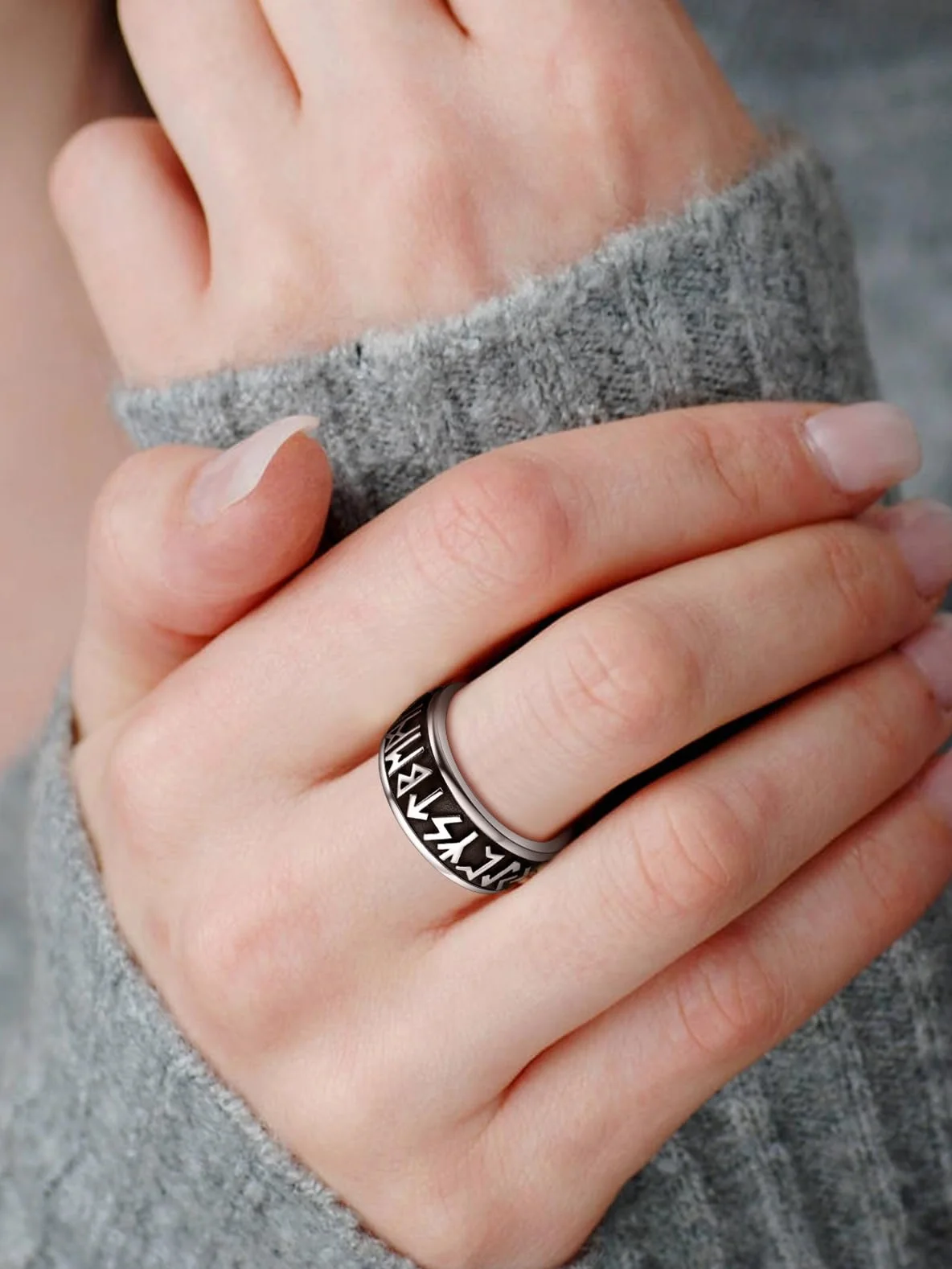 FaithHeart Spersonalizowany męski pierścionek z młotem Thora w kształcie młotka w stylu retro, z celtyckim węzłem Wikingów, pierścionek na palec dla mężczyzn, chłopców i kobiet