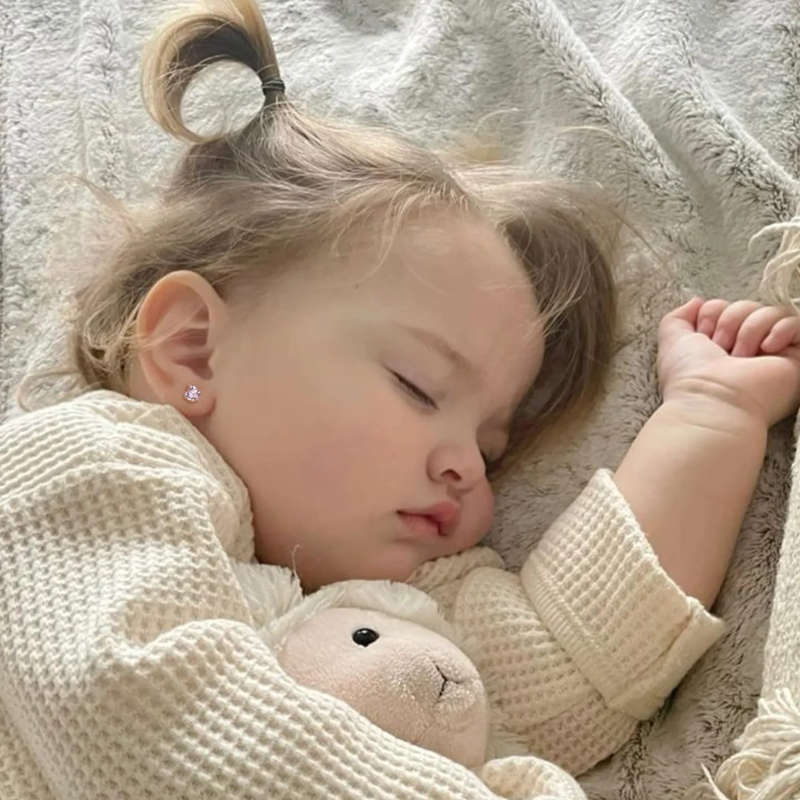 Hipoalergiczne kolczyki dla dziewcząt, małe kolczyki wkręcane dla dzieci i kobiet, lekka stal chirurgiczna urocza różowa kokarda motyl serce kwiat CZ płaski tył kolczyk sztyfty dla wrażliwych uszu