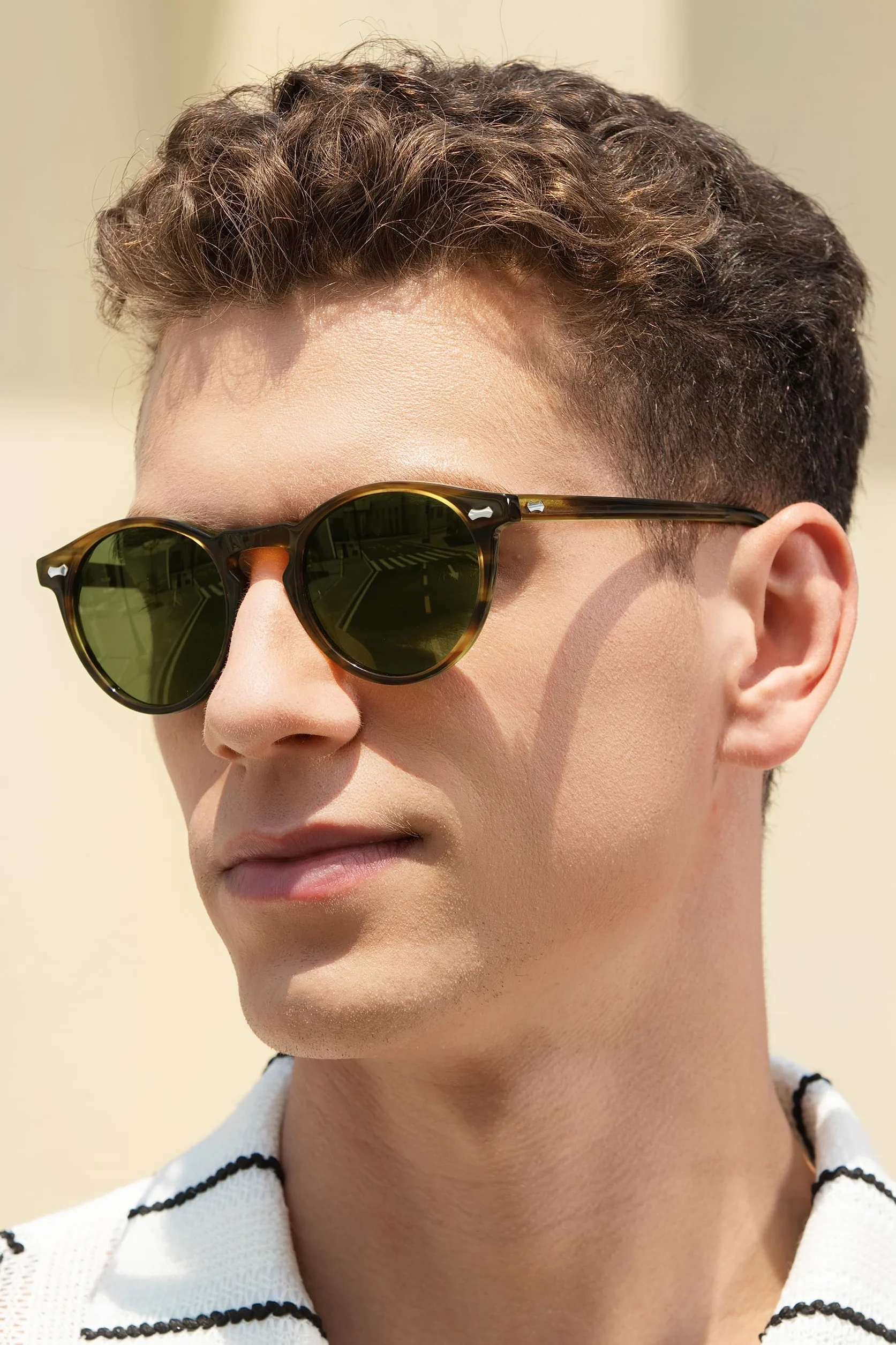 CARFIA męskie okulary przeciwsłoneczne z polaryzacją, okrągła oprawka, ochrona UV 400, styl retro, skórzane etui