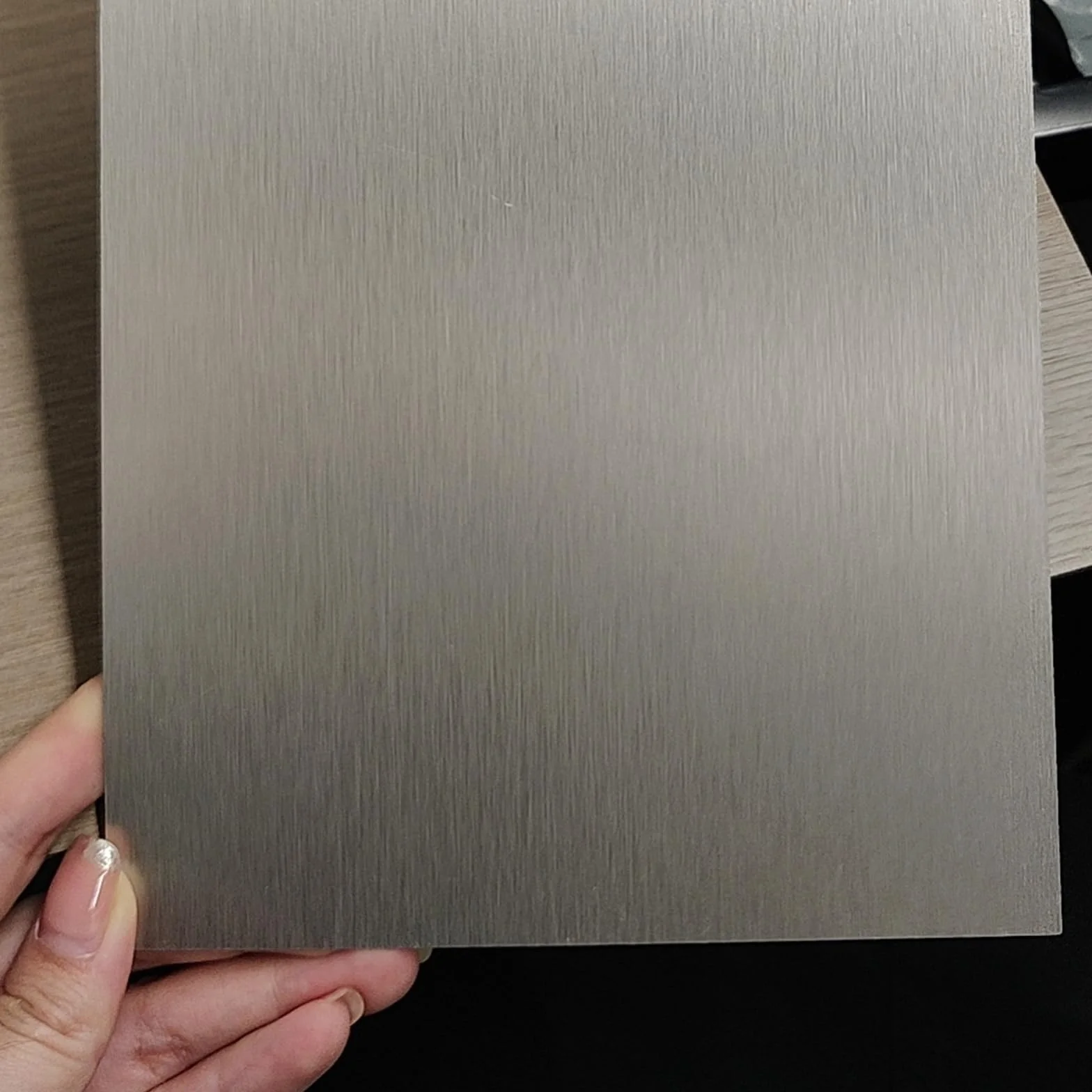 16 sztuk płyt aluminiowych 0,5 mm, płyty aluminiowe 15 x 15 cm, blacha aluminiowa, srebrna płyta metalowa z folią ochronną, płytka do ćwiczeń modelarstwa, budowy targów