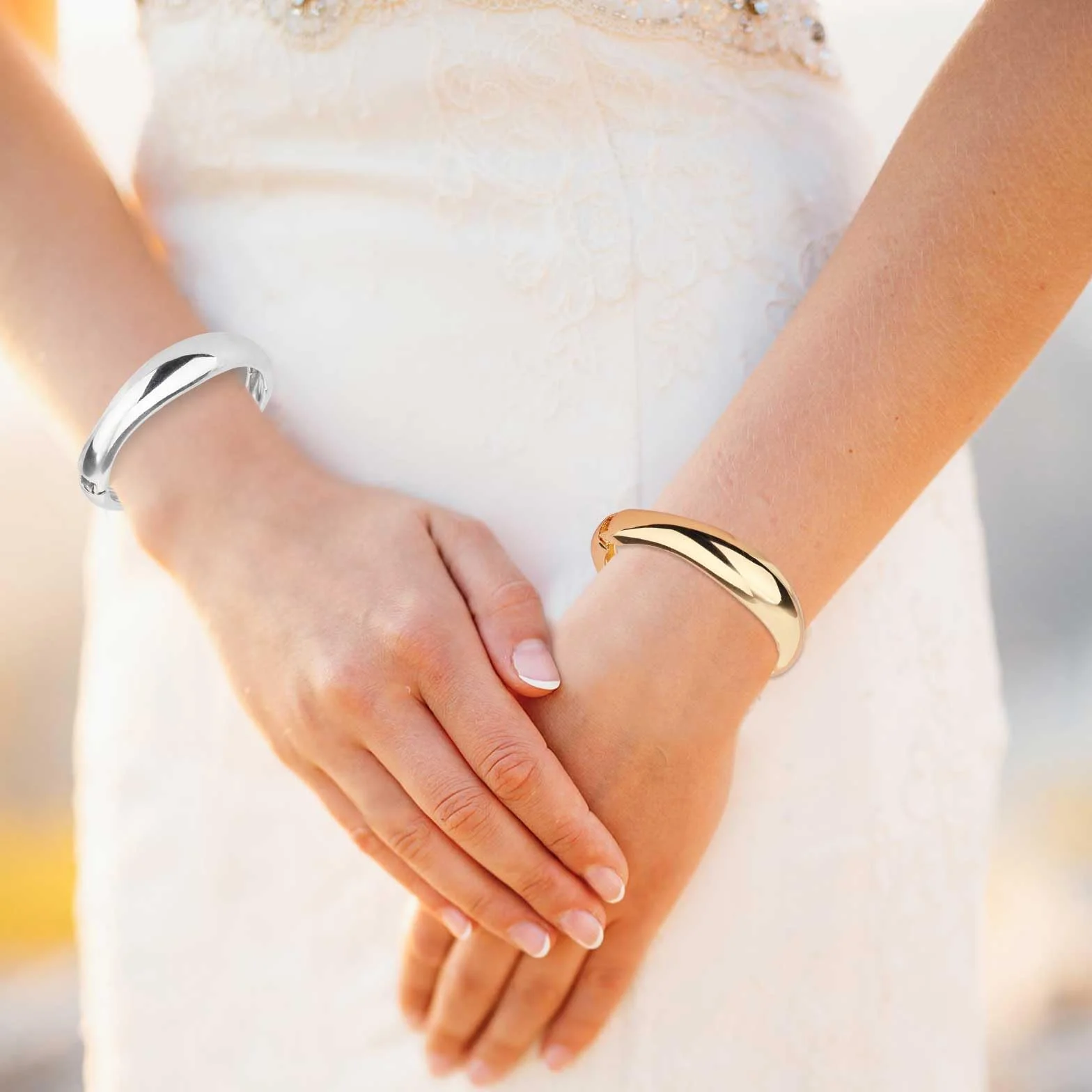 2 szt. Bransoletki Bangle, Minimalistyczne Bransoletki Zawiasowe Gruba Bransoletka Modne Zawiasowe Otwarte dla Kobiet Bizuteria (1 Zloty i 1 Srebrny)