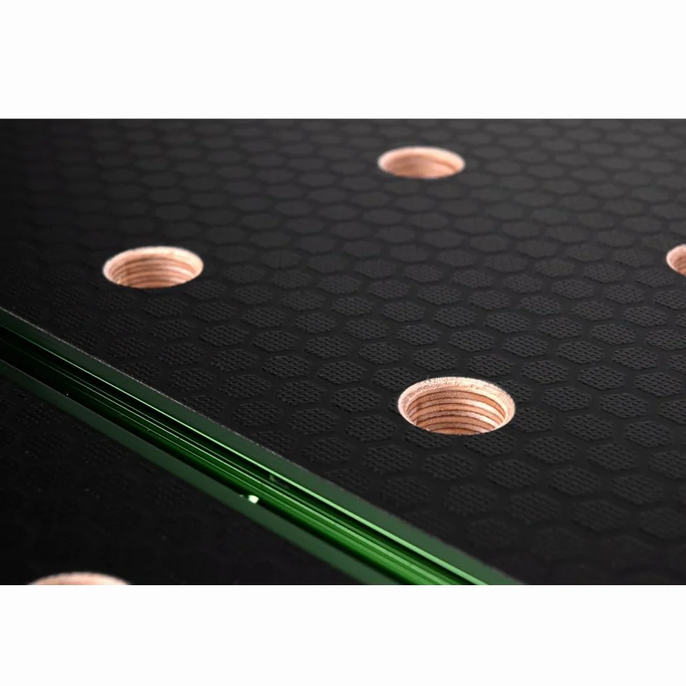 Blat roboczy stolarz 915 x 610 mm z otworami 20 mm i profilami T-Track, laminowana powierzchnia antypoślizgowa