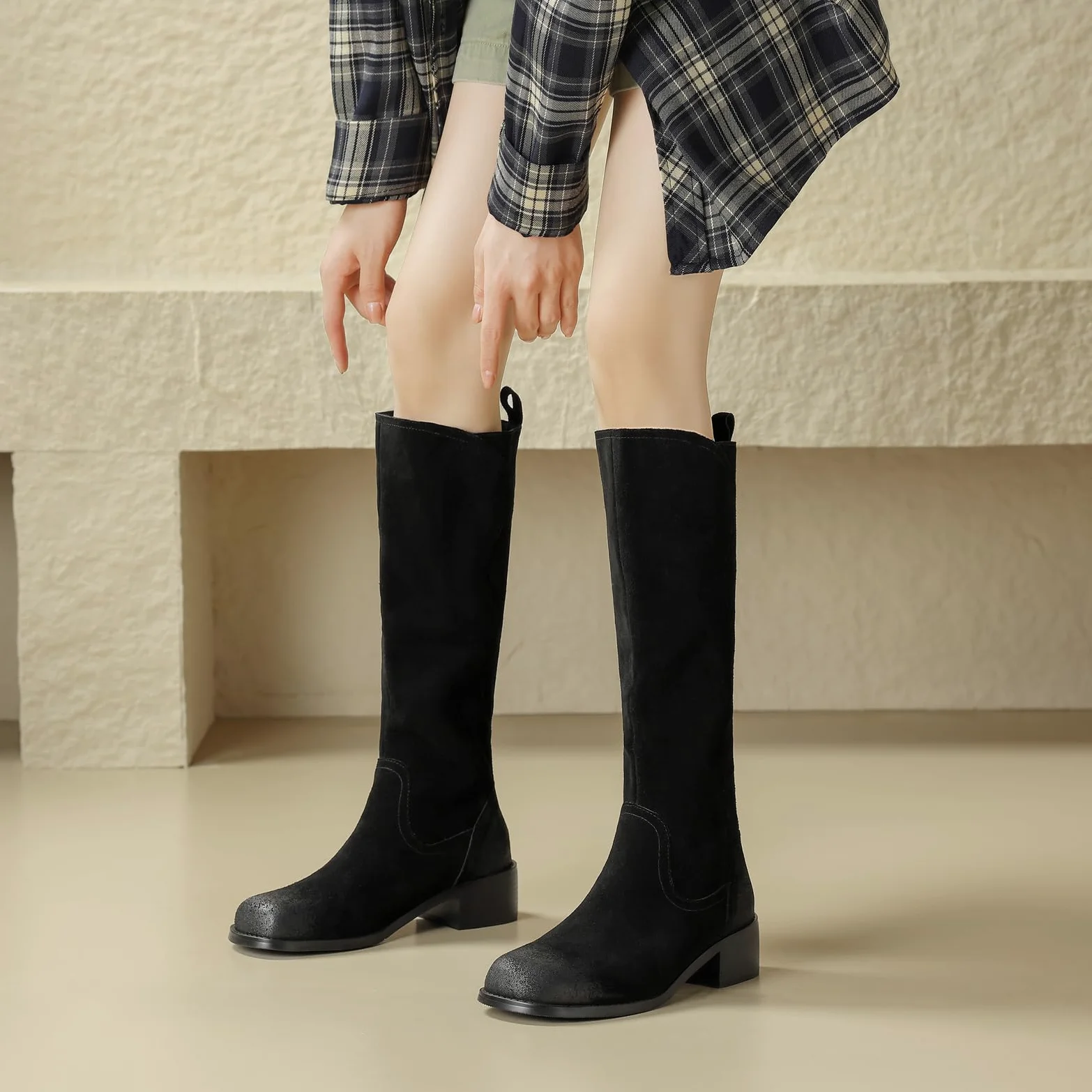 Damskie podkolanówki typu slip-on nubukowe z okrągłym noskiem i grubymi obcasami