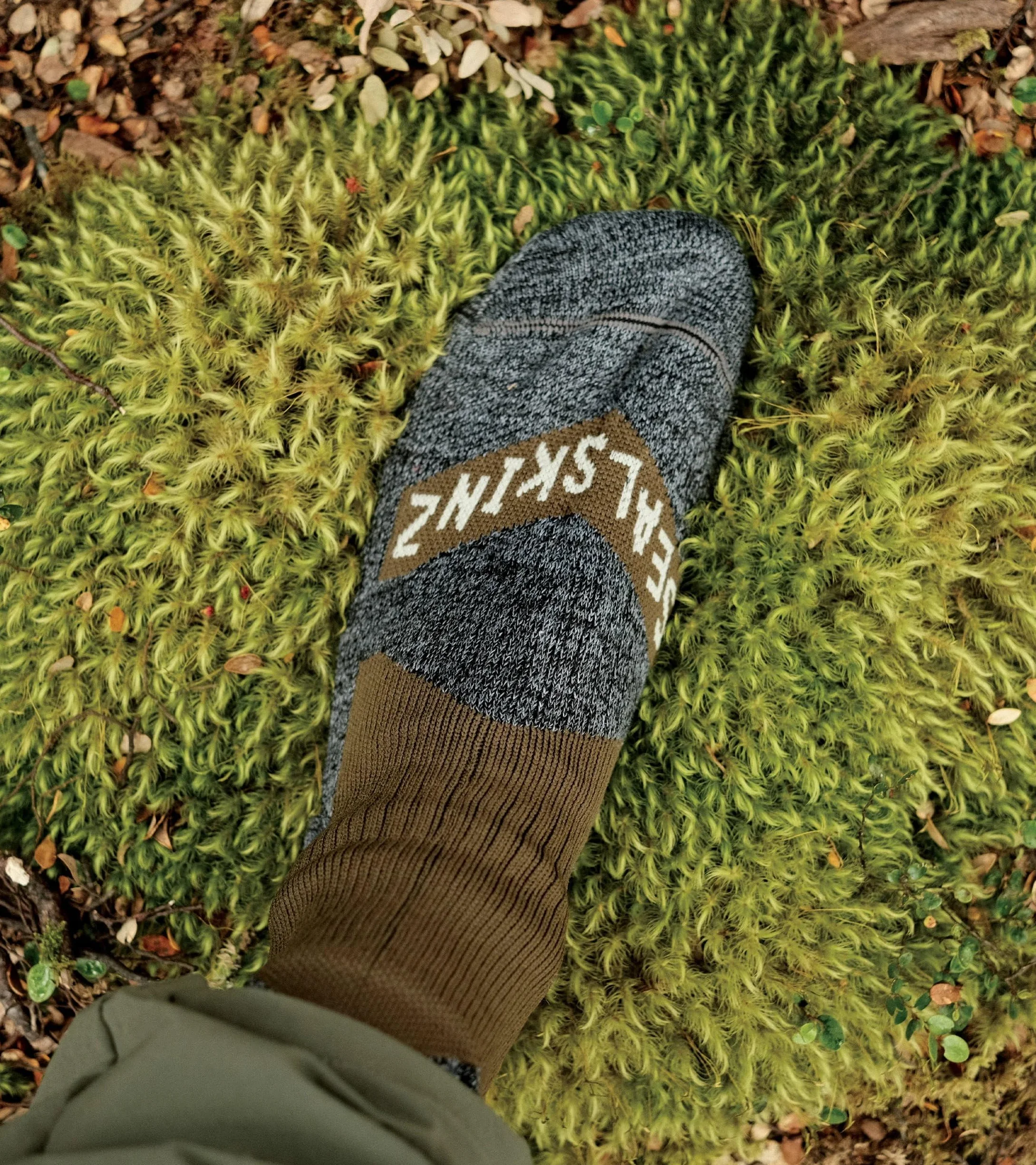 SEALSKINZ wodoodporne skarpety średniej długości szary M