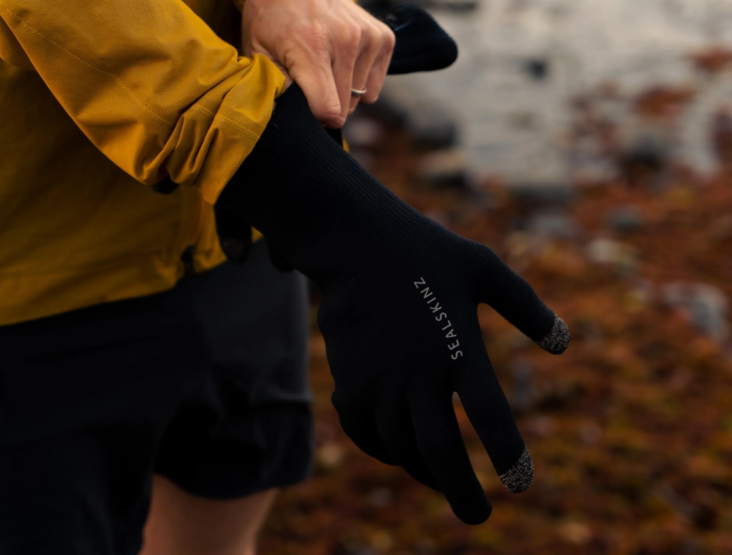 SEALSKINZ Unisex Wodoodporna rękawica dzianinowa na każdą pogodę Ultra Grip - czarna, S