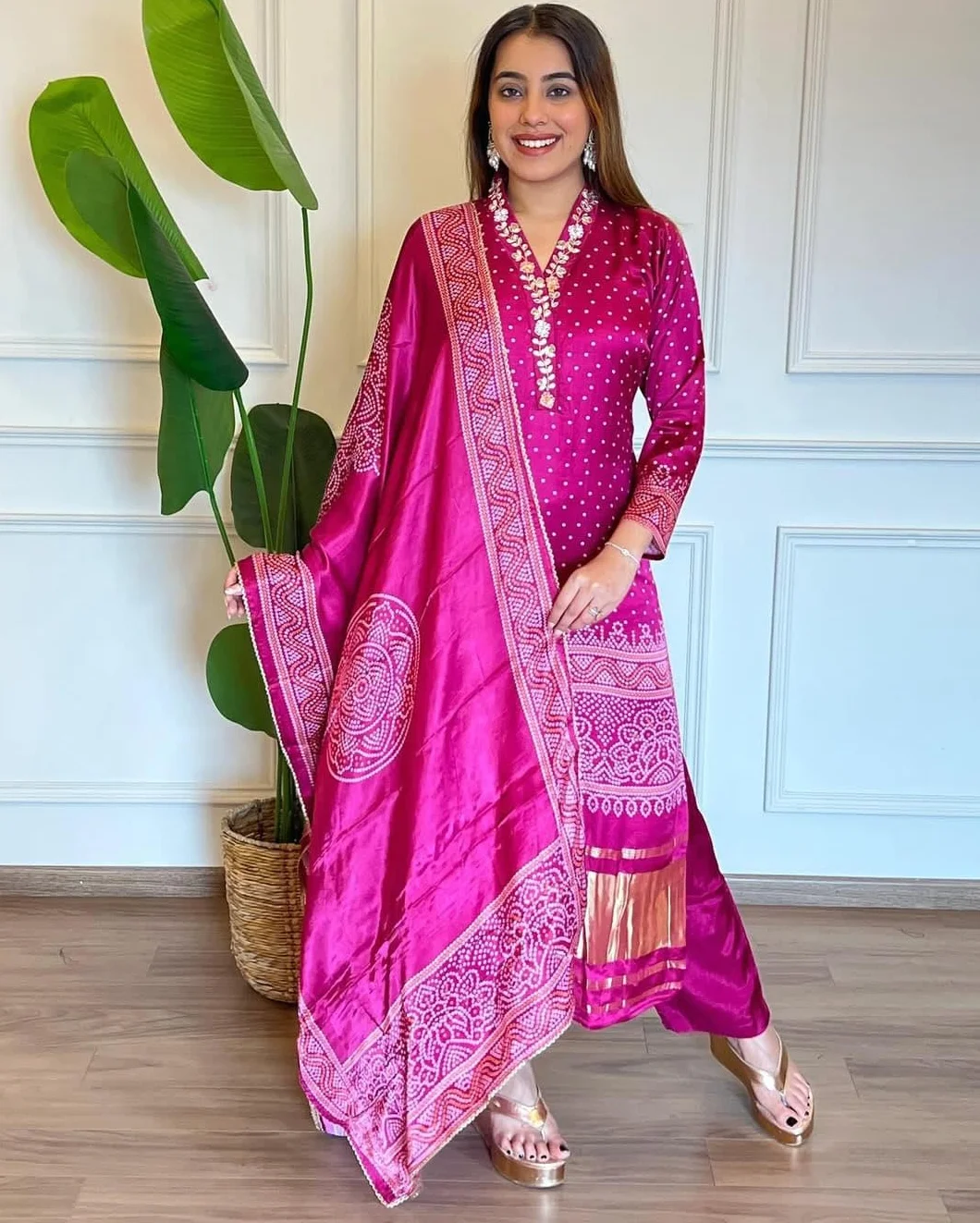RangMahal Indyjskie damskie spodnie Chinon z jedwabnej tkaniny Kurta i Dupatta Set Heavy Work