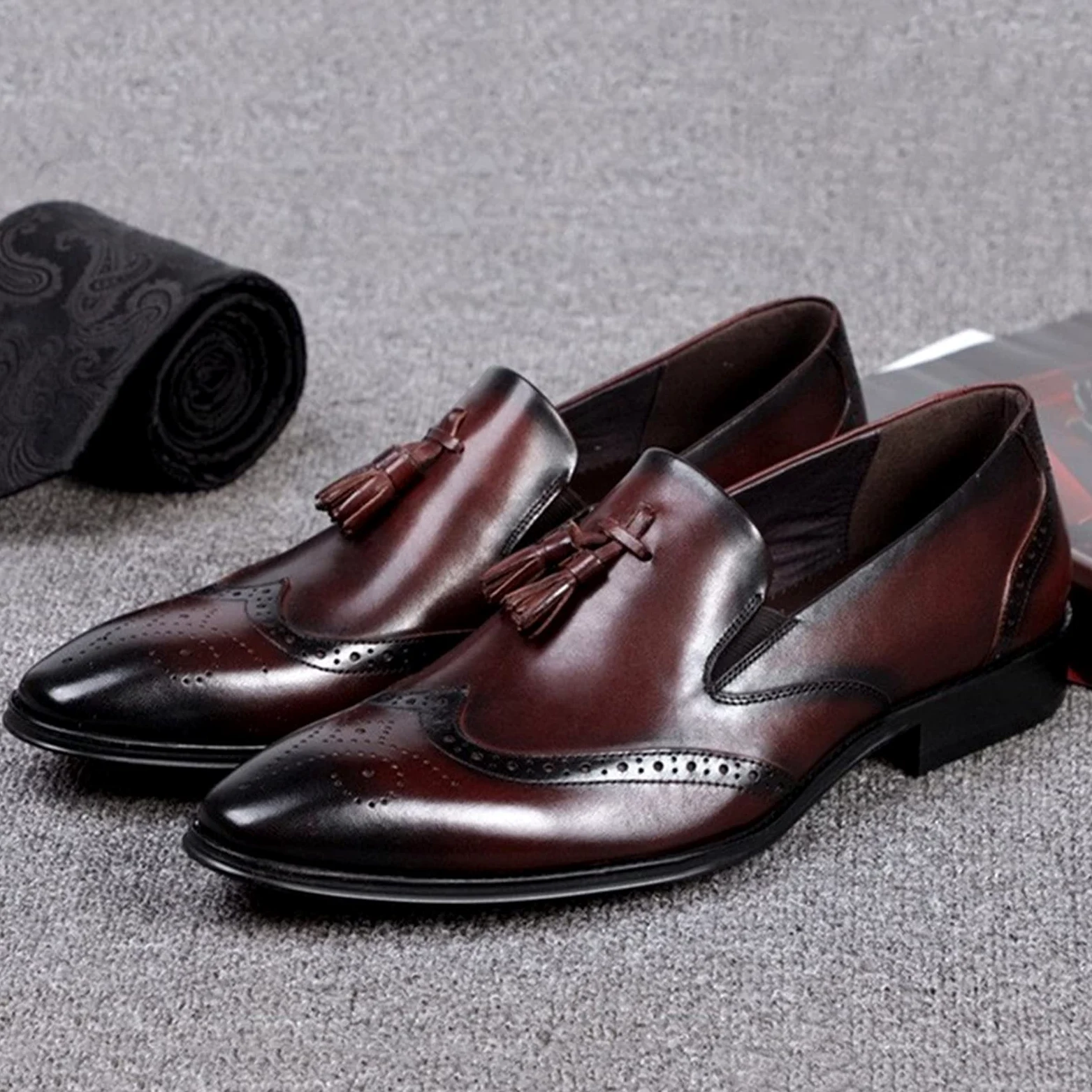 Rui Landed Oxford dla mężczyzn półbuty wsuwane styl premium skóra naturalna mokasyny na co dzień niski obcas blokowy frędzle rzeźba końcówka skrzydła szpiczasty nosek