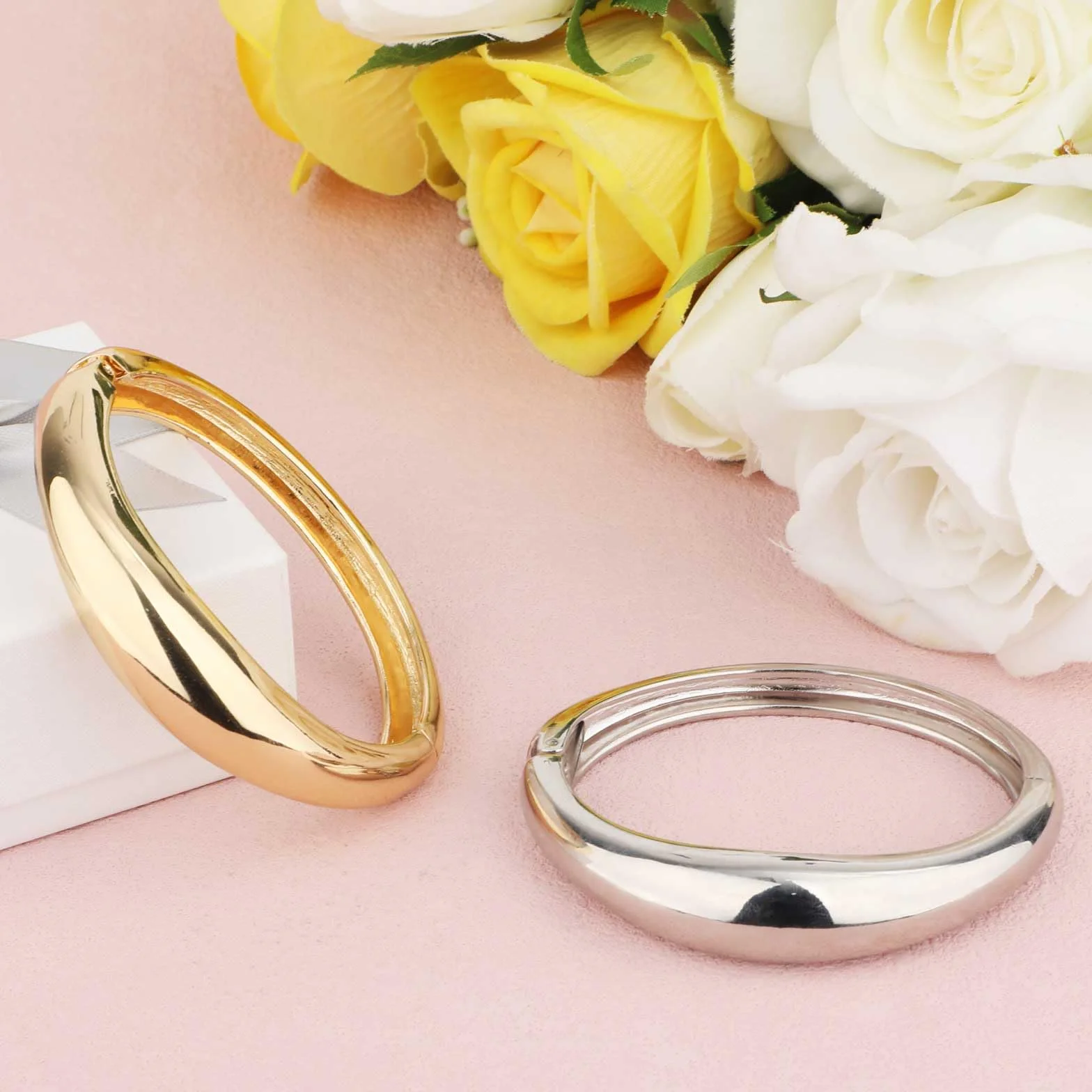 2 szt. Bransoletki Bangle, Minimalistyczne Bransoletki Zawiasowe Gruba Bransoletka Modne Zawiasowe Otwarte dla Kobiet Bizuteria (1 Zloty i 1 Srebrny)