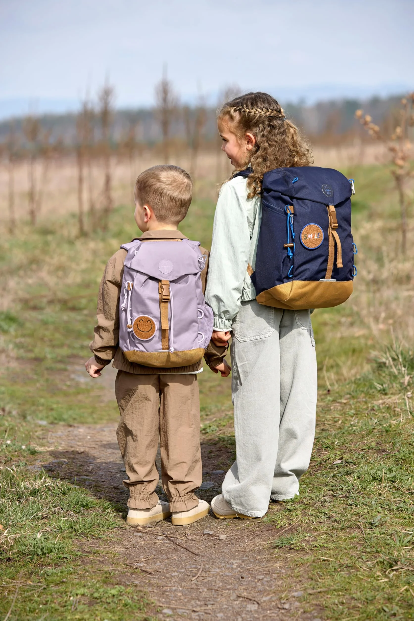 LÄSSIG Dziecięcy plecak trekkingowy, plecak dziecięcy z pasem piersiowym, wyściełane paski na ramiona, wodoodporny, 14 litrów/duży plecak outdoorowy Lilac, liliowy, Nowoczesny