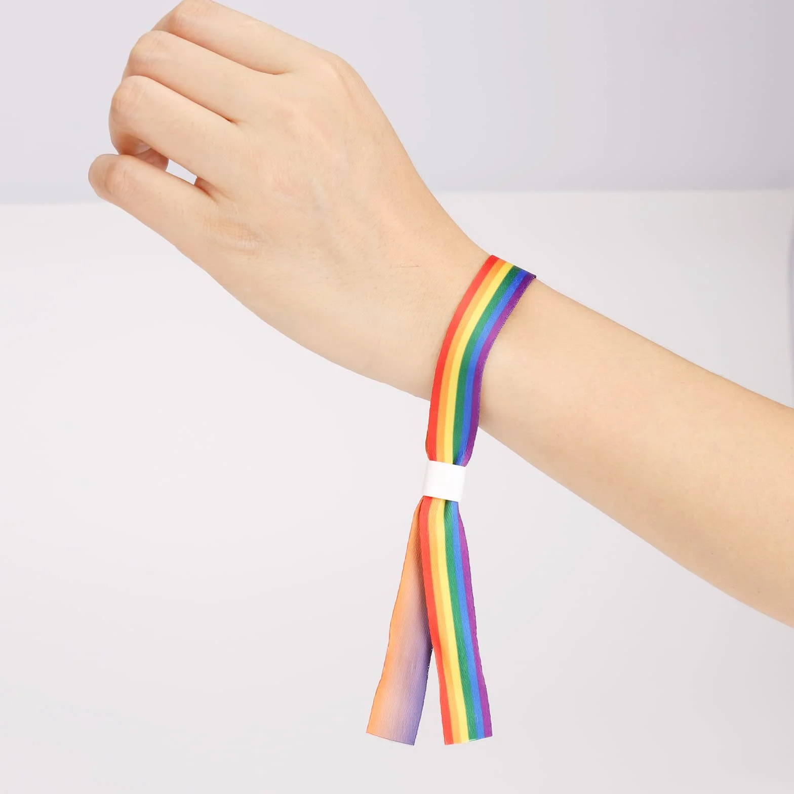 6 bransoletek Gay Pride
