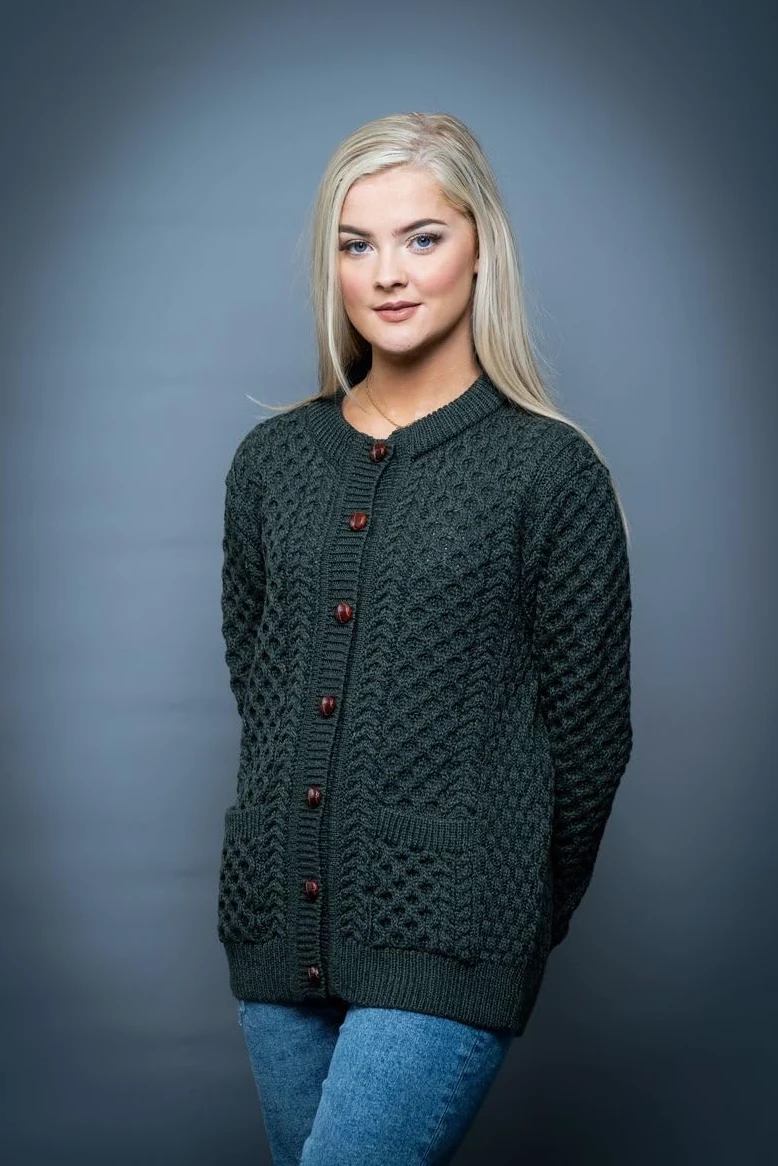 Irish Aran Wool Lumber kardigan damski z guzikami i kieszeniami, wyprodukowano w Irlandii