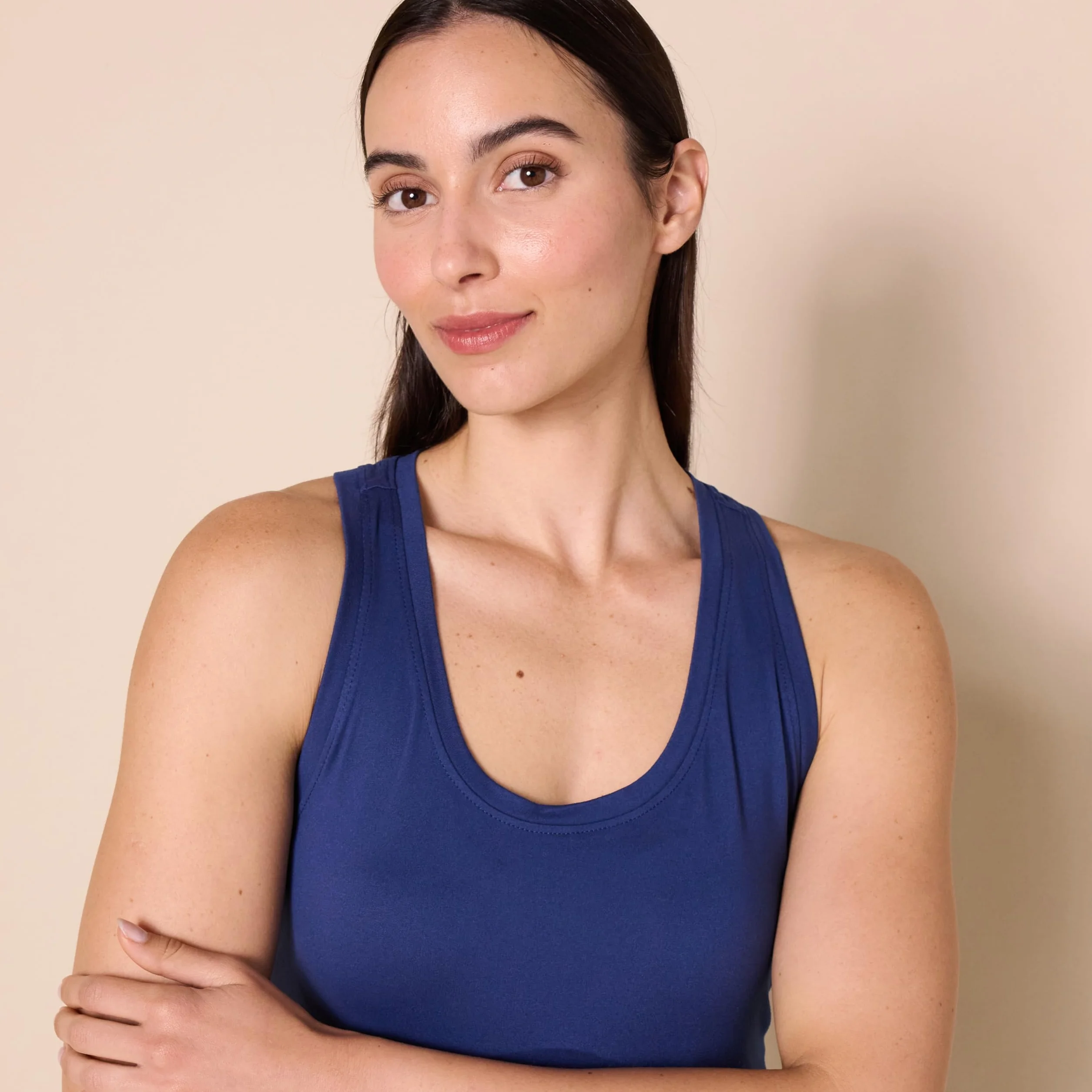 Amazon Essentials Kobiety Koszulka bez rękawów Tech Stretch Racerback (dostępna w dużych rozmiarach)