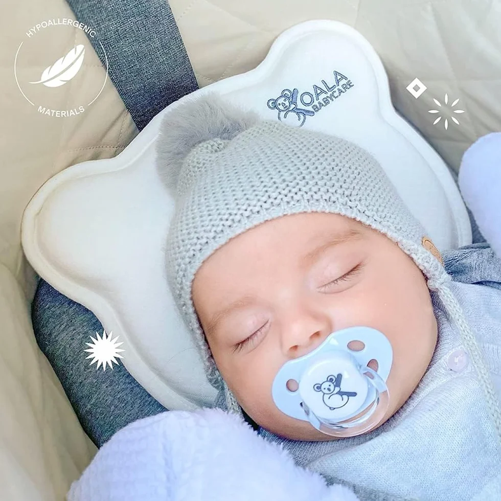 Zdejmowana poduszka dla noworodka Plagiocephaly (z dwoma poszewkami) do profilaktyki i leczenia płaskiej głowy z pianki memory - biała - wzór zarejestrowany KBC