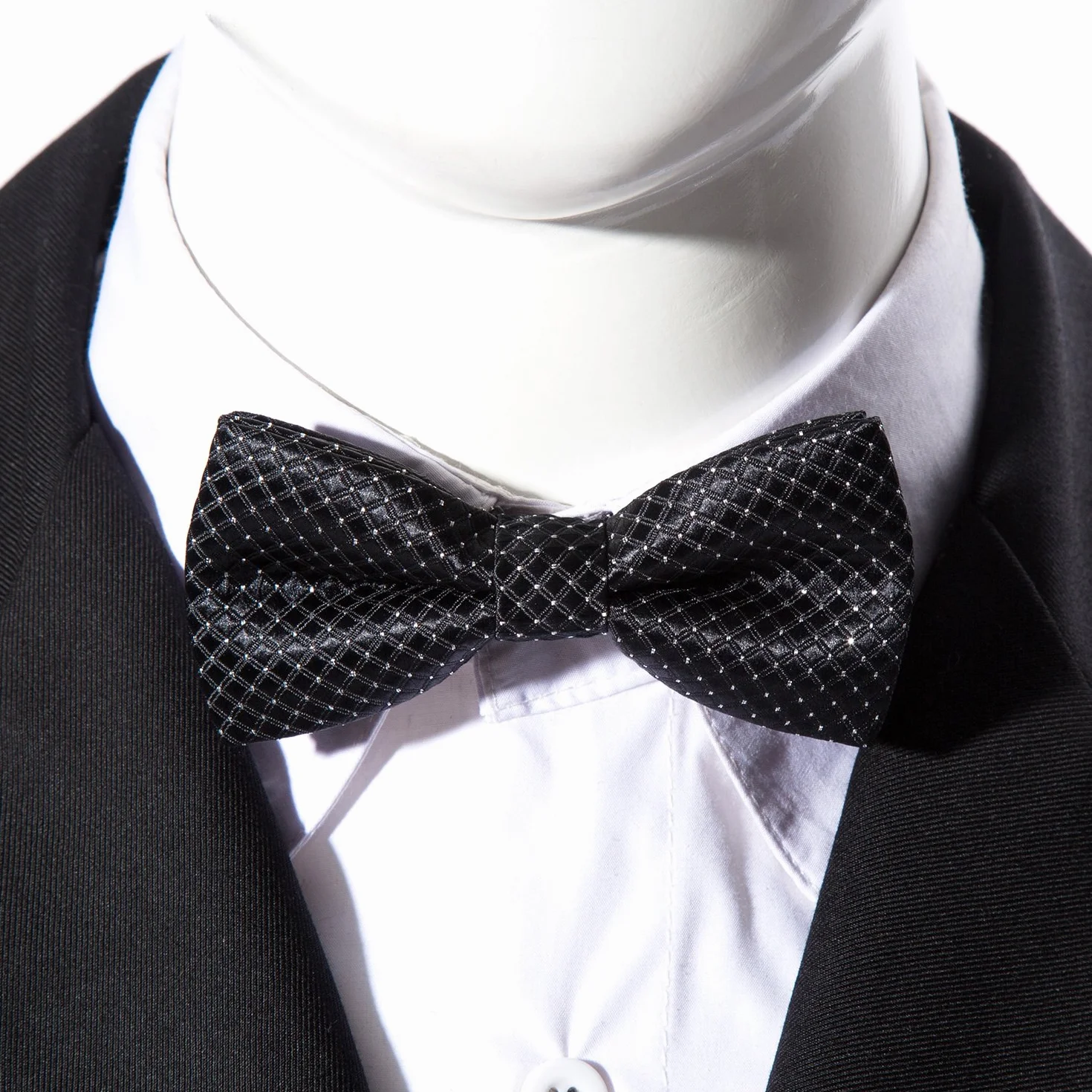 DonDon Elegancka mucha dziecięca chłopięca zawiązana z regulowaną długością paska 9 x 4,5 cm z połyskiem w srebrne kropki