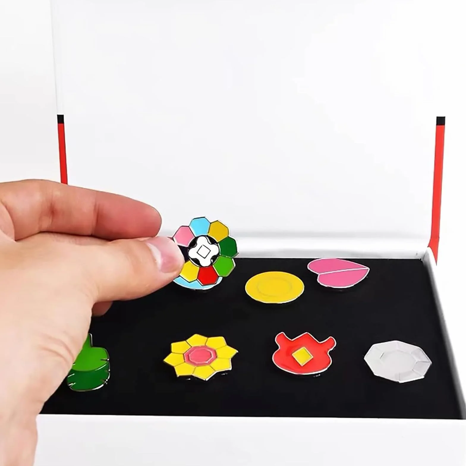 YUANstore Dotyczy Pocket Monster Generation 1-6 Gym Badge Collection Box, kolekcja gier zestaw 8 szt., prezent dla chłopców i dziewcząt