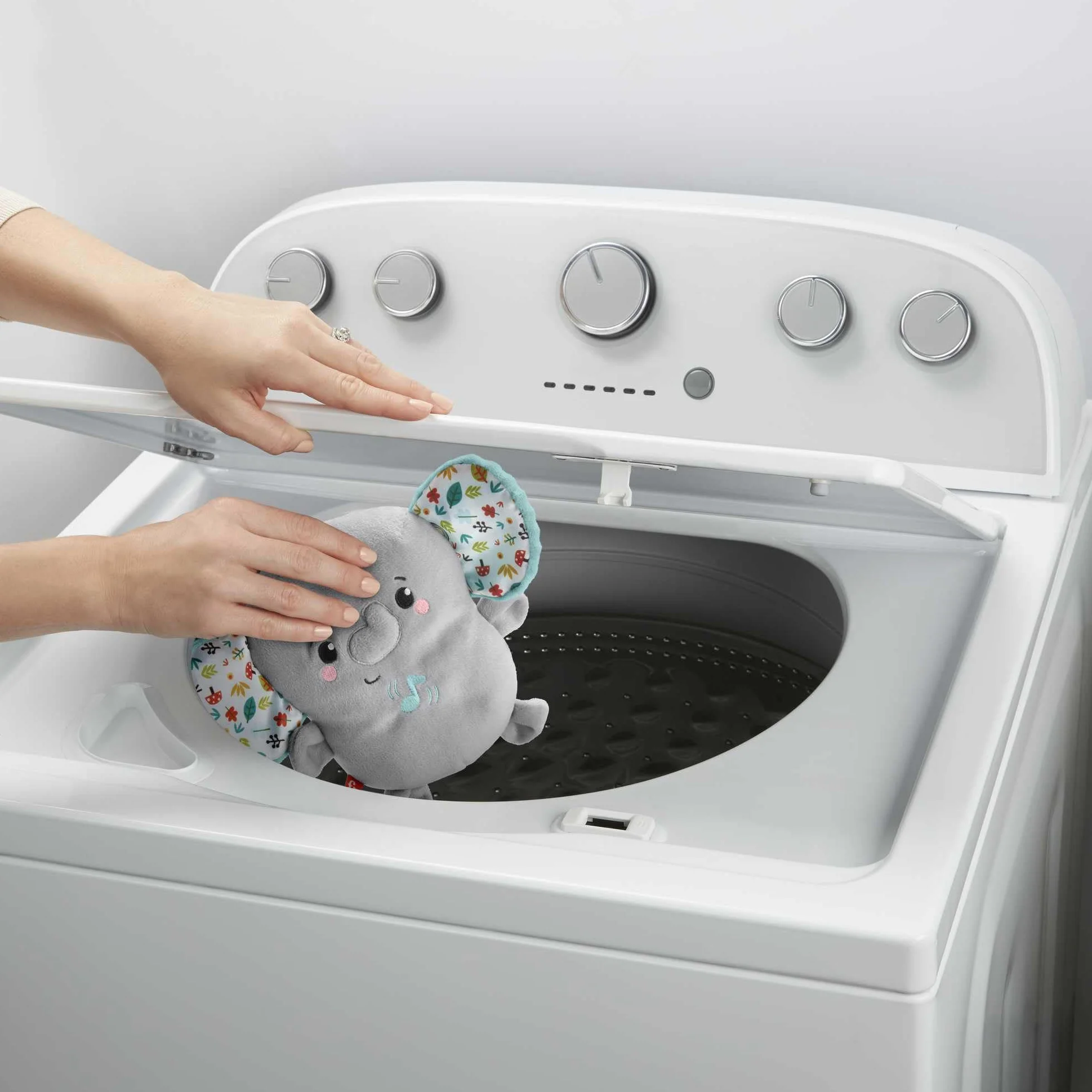 Fisher-Price Słonik Uspokajacz Muzyka i wibracje, przenośny uspokajacz z muzyką i wibracjami dla noworodków i niemowląt, HML65