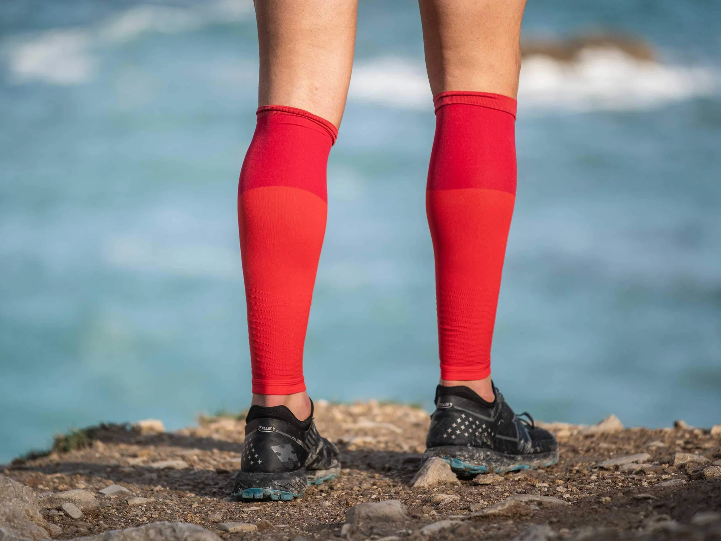 COMPRESSPORT - Bandaż kompresyjny na łydki – R2V2 – ochrona mięśni, wydajność i rekreacja do uprawiania sportu – ultralekki i antystatyczny – bieganie, jazda na rowerze, szlak i triatlon, 34-38,