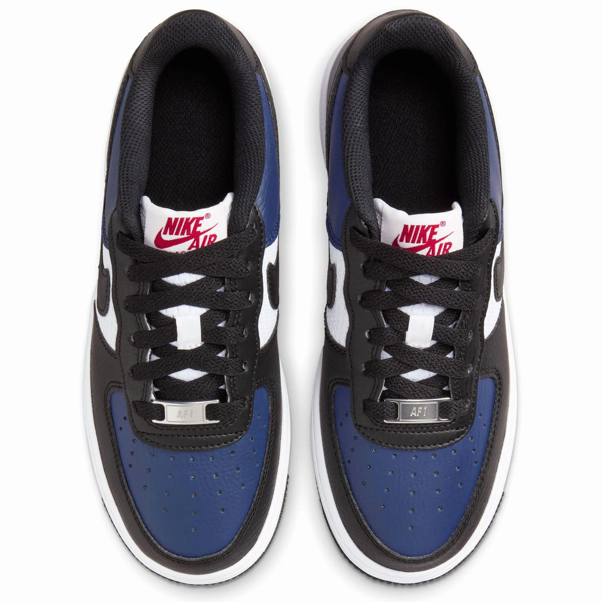 Nike Air Force 1 HJ9201-400 buty sportowe dziecięce, granatowe/białe | Legendarna amortyzacja powietrza i wytrzymałe materiały zapewniają długotrwały komfort na co dzień.