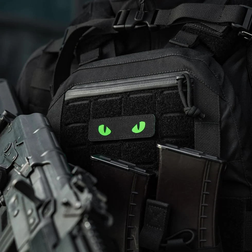 M-Tac Naszywka Cat Eyes Laser Cut, czarny/zielony