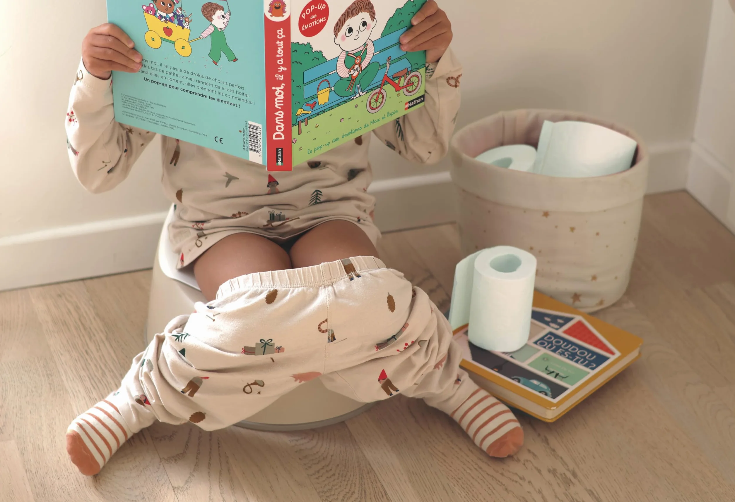 BÉABA, ergonomiczny garnek do nauki dziecka, uchwyty do chwytania na misce, uszczelka antypoślizgowa, higieniczna, łatwa w pielęgnacji, wyprodukowana we Francji, gliniana ziemia