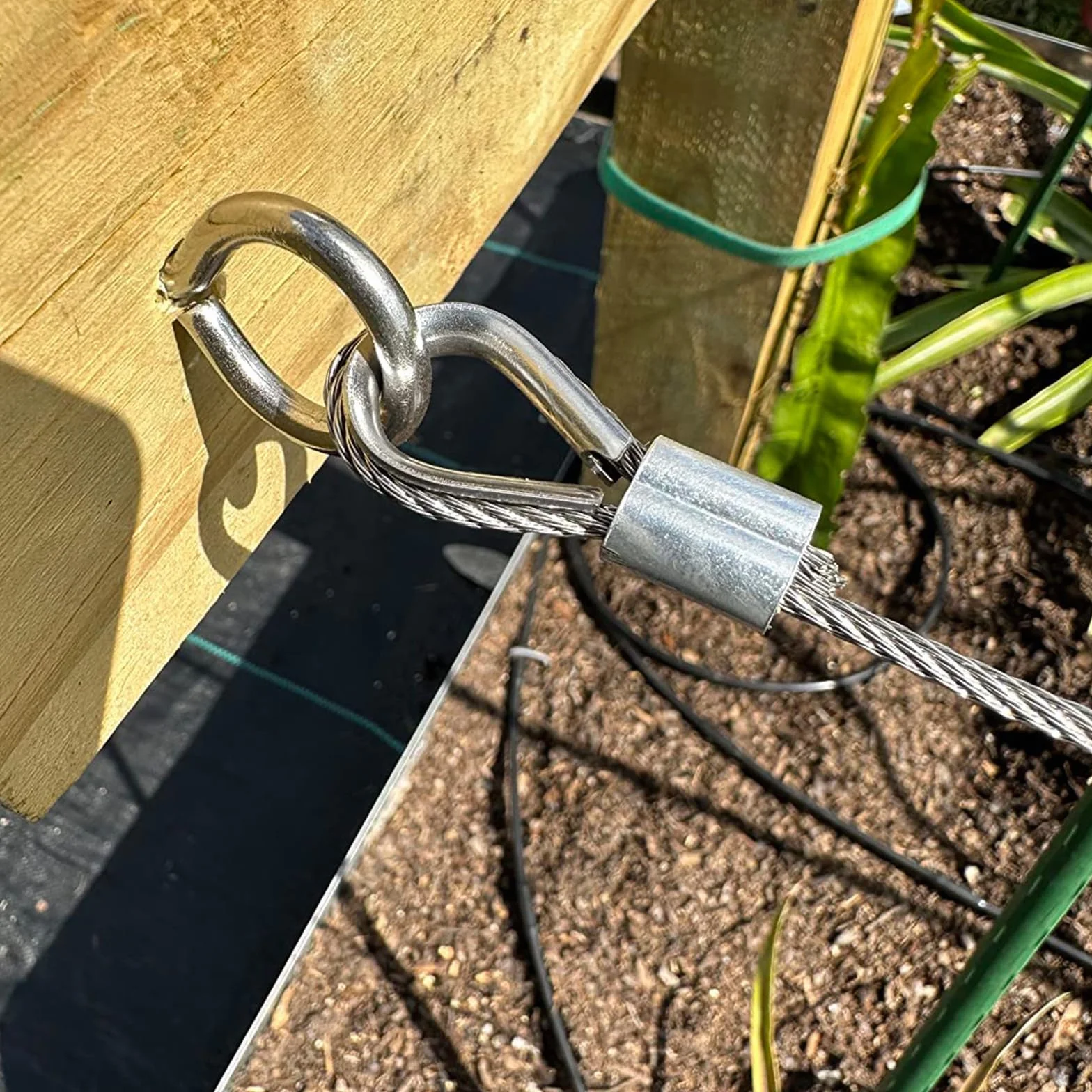 Linka stalowa 70 m, os?oni?ta linka stalowa 2 mm, stal nierdzewna 304, zestaw z 10 zaciskami kablowymi, 10 linami drucianymi i 8 tulejkami aluminiowymi, drut ze stali nierdzewnej, linka