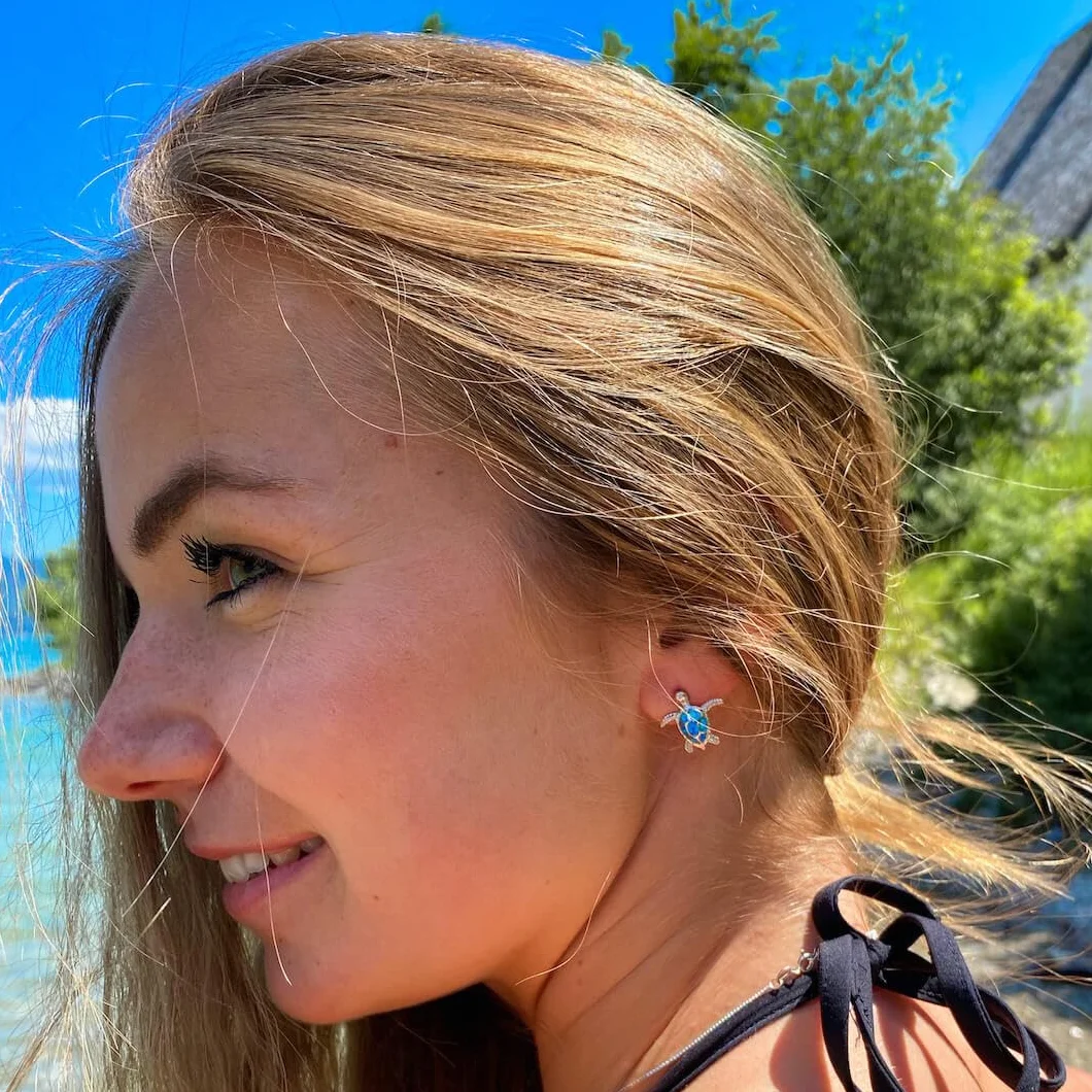Turtles żółw ze srebra próby 925 z GPS Live Tracking + aplikacja – kolczyki damskie na chrzciny, dla dziewcząt, kobiet, prezent, 2,5 x 2,5 cm, srebro wysokiej próby 925, opal