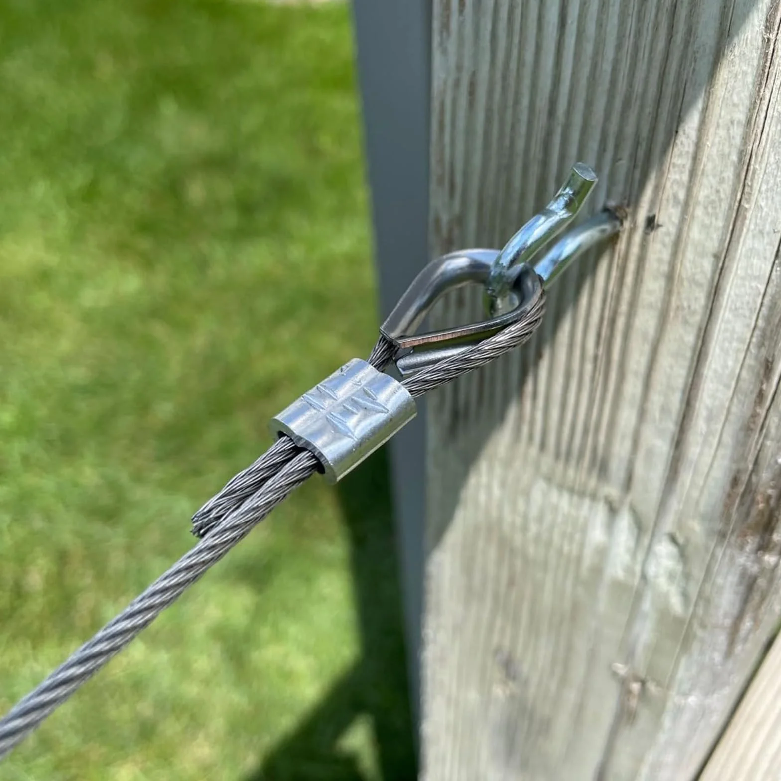 Linka stalowa 70 m, os?oni?ta linka stalowa 2 mm, stal nierdzewna 304, zestaw z 10 zaciskami kablowymi, 10 linami drucianymi i 8 tulejkami aluminiowymi, drut ze stali nierdzewnej, linka
