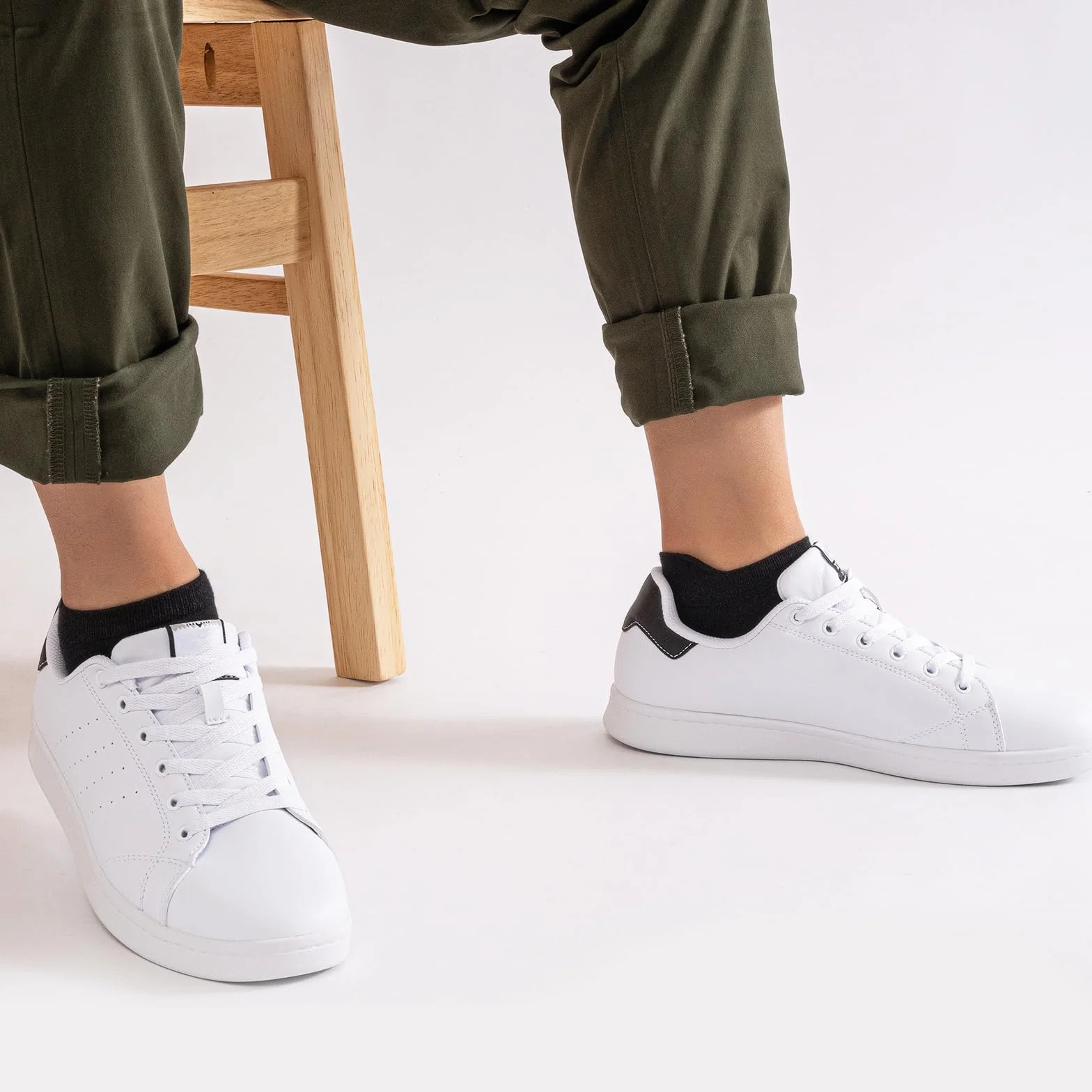 SockWaddles 10 Par Skarpetek Sneaker Męskie Damskie, Antypotne Krótkie Skarpetki, Bawełniane Skarpety Sportowe, Oddychające Skarpety do Biegania Unisex Czarne Białe Szare