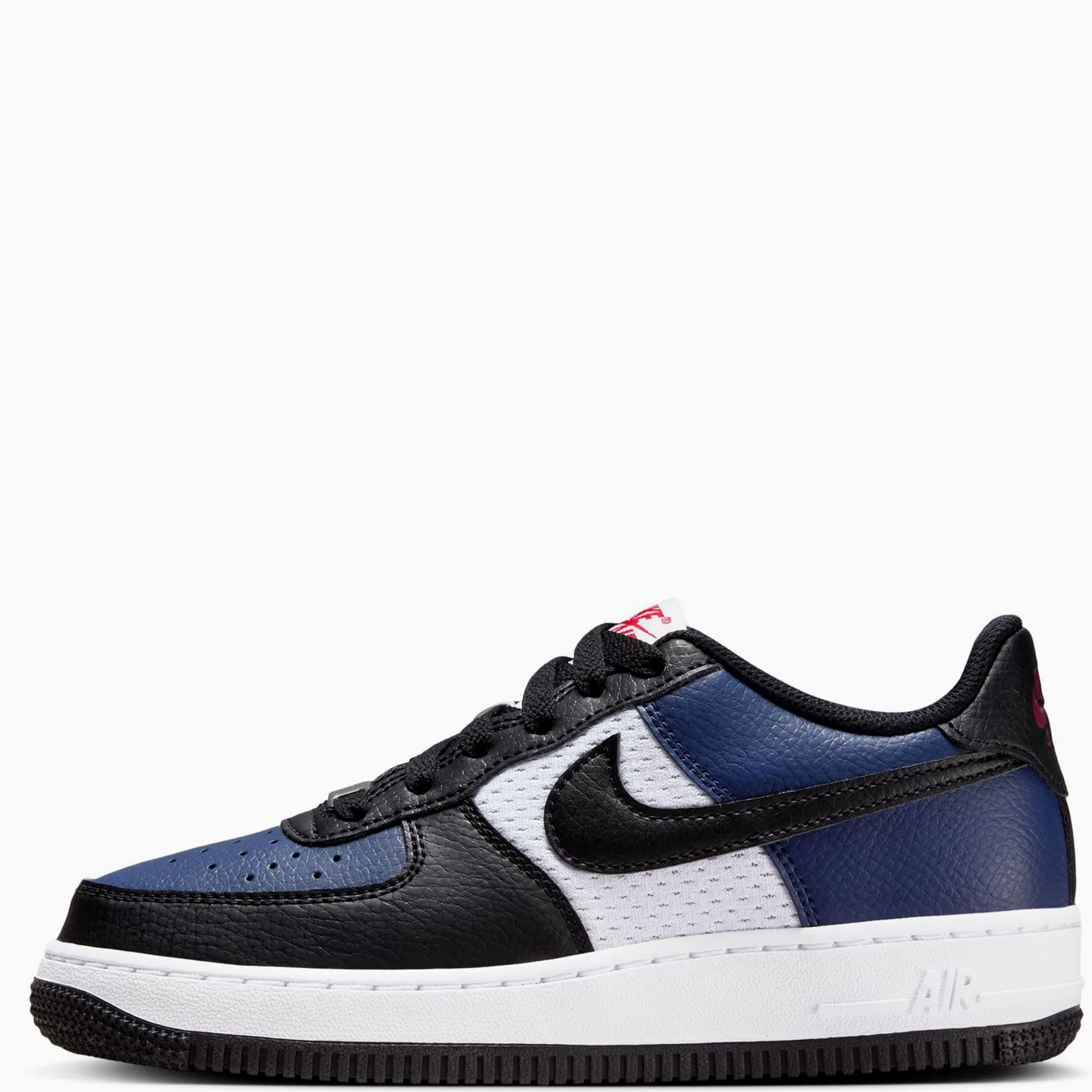 Nike Air Force 1 HJ9201-400 buty sportowe dziecięce, granatowe/białe | Legendarna amortyzacja powietrza i wytrzymałe materiały zapewniają długotrwały komfort na co dzień.