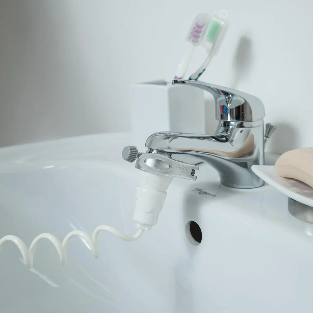 ADDY – uniwersalny adapter szybkiego ładowania do urządzeń "Water Powered"