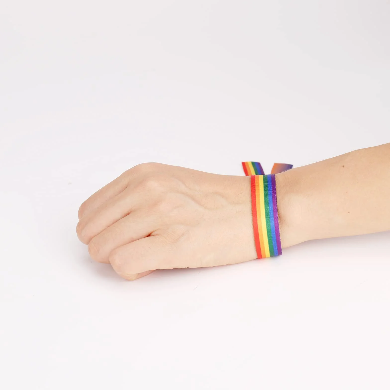 6 bransoletek Gay Pride