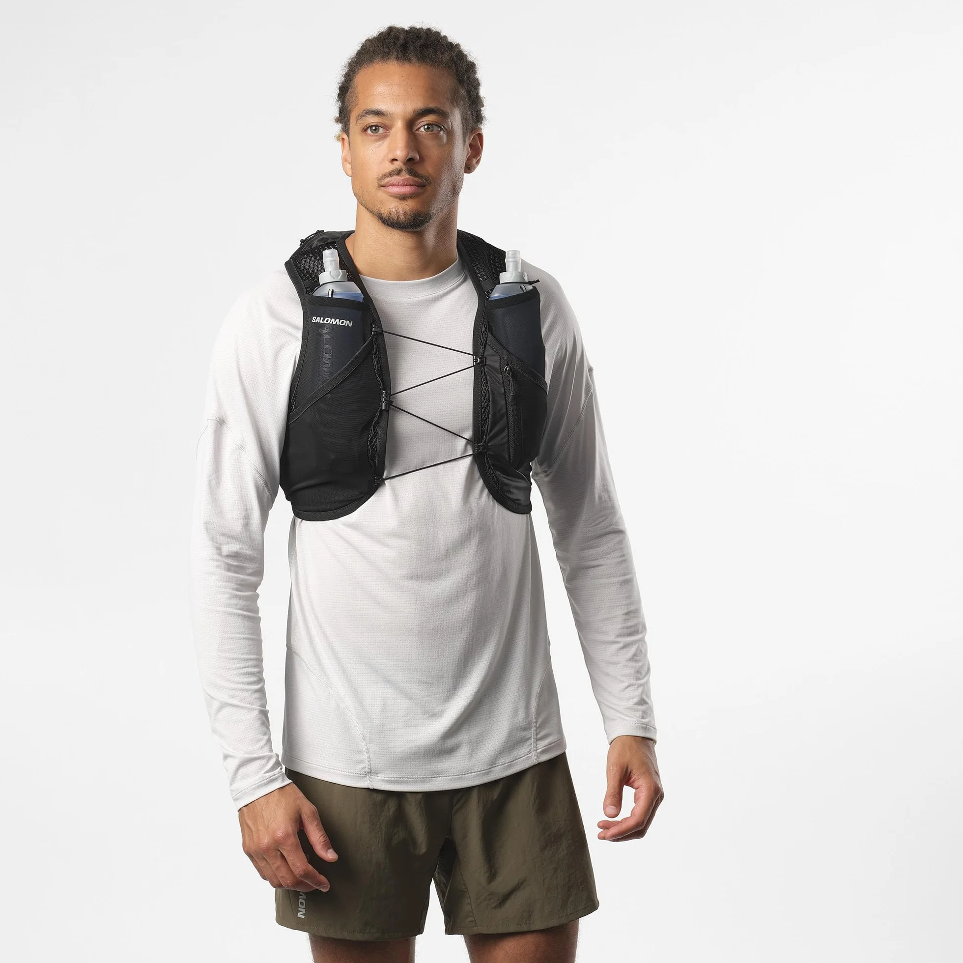 Salomon Active Skin 8 Unisex kamizelka nawadniająca do biegania szlak turystyczny z butelkami w zestawie, łatwe nawodnienie, precyzyjne dopasowanie 8 l i zoptymalizowane przechowywanie, czarna, L