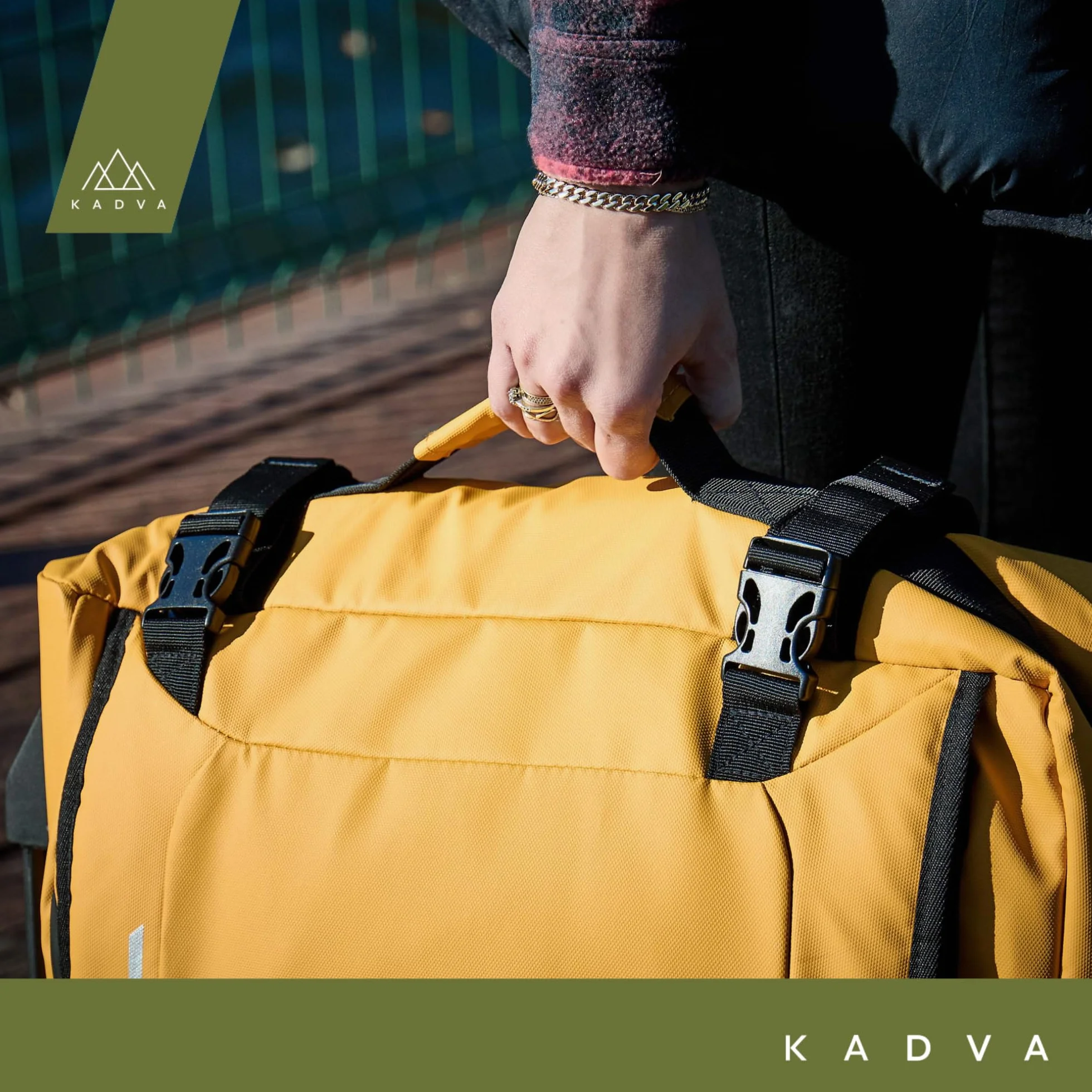 KADVA Lazio Walizka Podróżna na Kółkach 44 litry Bagaż Kabinowy Miękka Skorupa Teleskopowy Stelaż 2,7kg Żółty