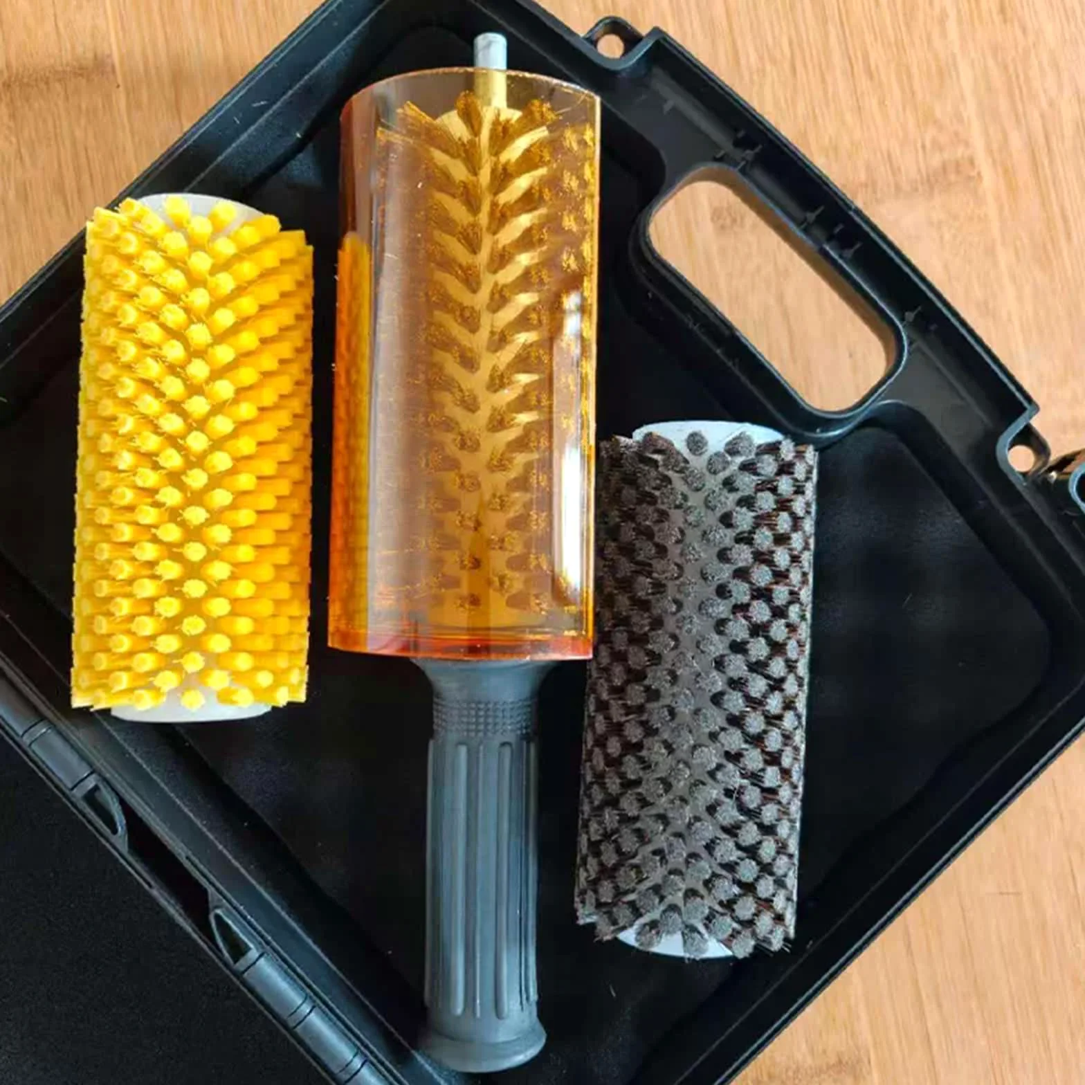 Roto Brush zestaw szczotek do nart, narzędzie do woskowania desek snowboardowych, 3 profesjonalne szczotki (mosiądz, włosie końskie, nylon) z ochroną wału, do usuwania depilacji i czyszczenia podeszwy