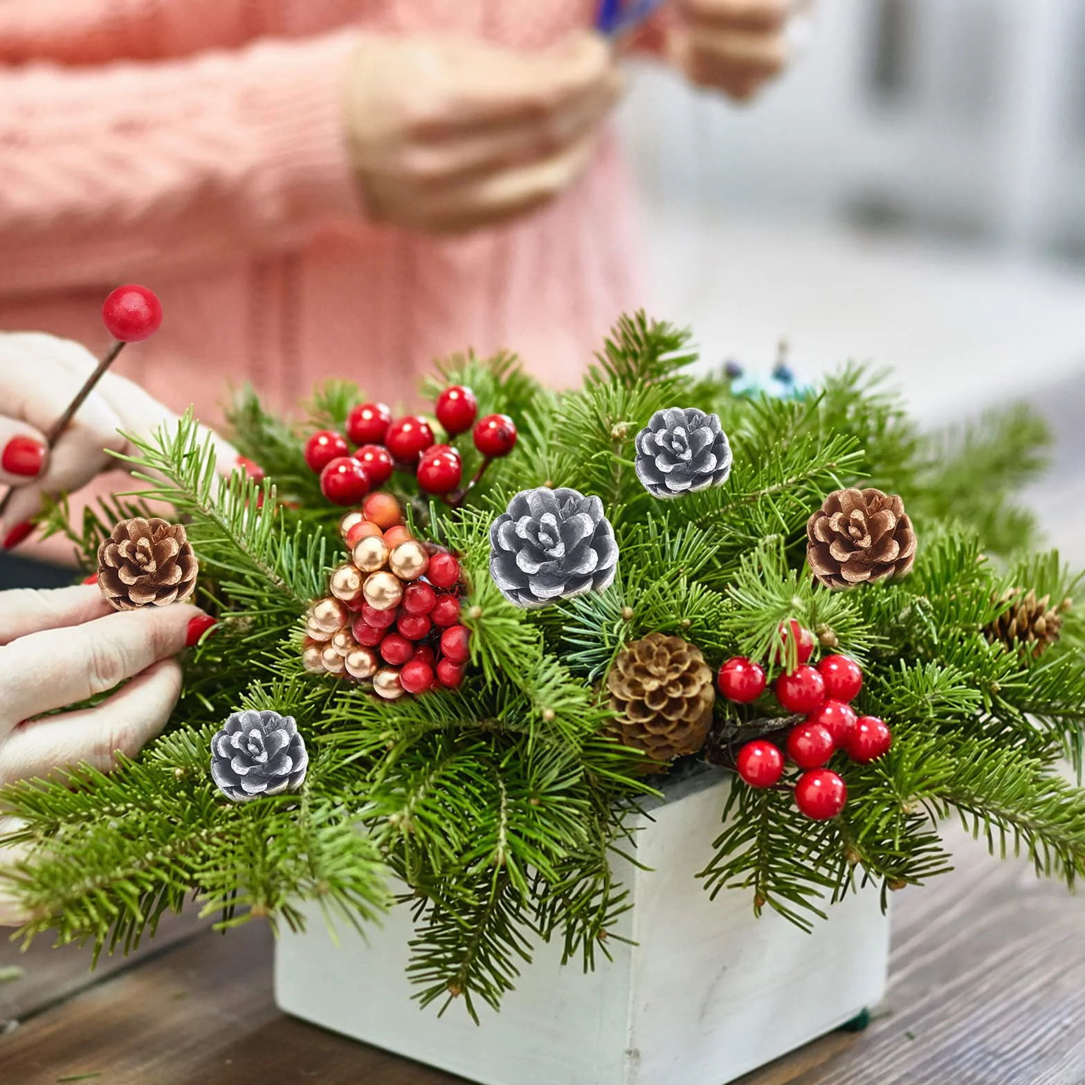 Bekecidi 36 sztuk świątecznych szyszek sosnowych, naturalne mini szyszki, Boże Narodzenie, szyszki śnieżne, ozdoby do dekoracji wnętrz, jesienne i świąteczne rękodzieła (złote + srebrne)