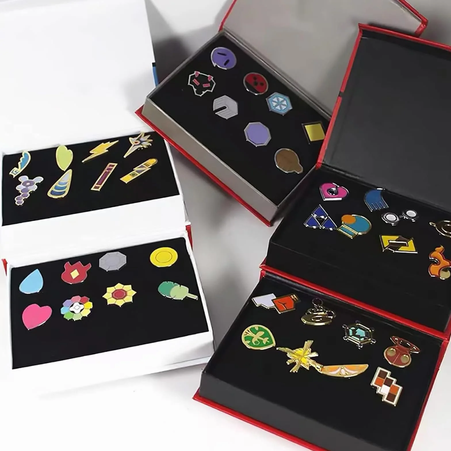 YUANstore Dotyczy Pocket Monster Generation 1-6 Gym Badge Collection Box, kolekcja gier zestaw 8 szt., prezent dla chłopców i dziewcząt
