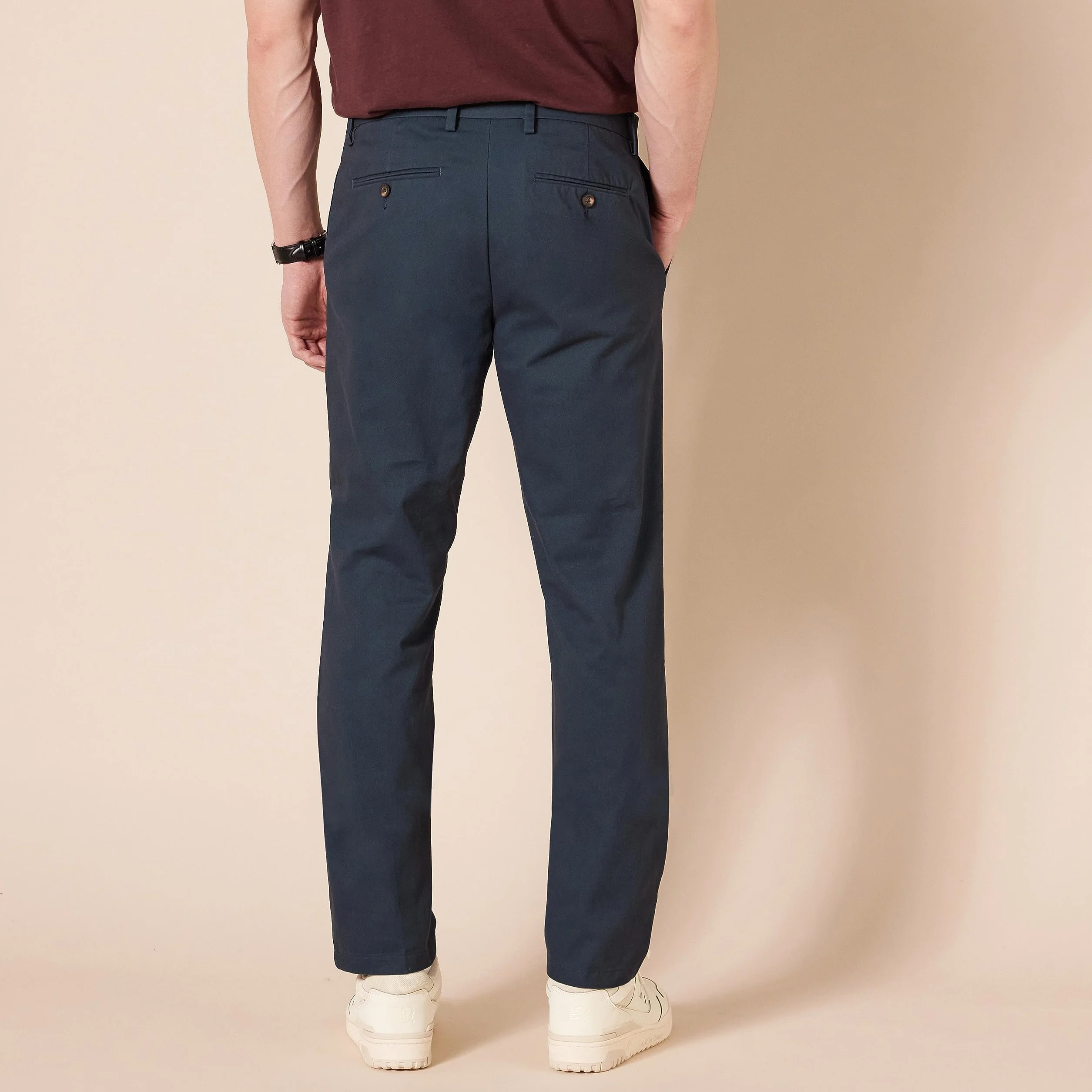 Amazon Essentials Mężczyźni Slim-Fit odporne na zagniecenia spodnie chinosy z płaskim przodem