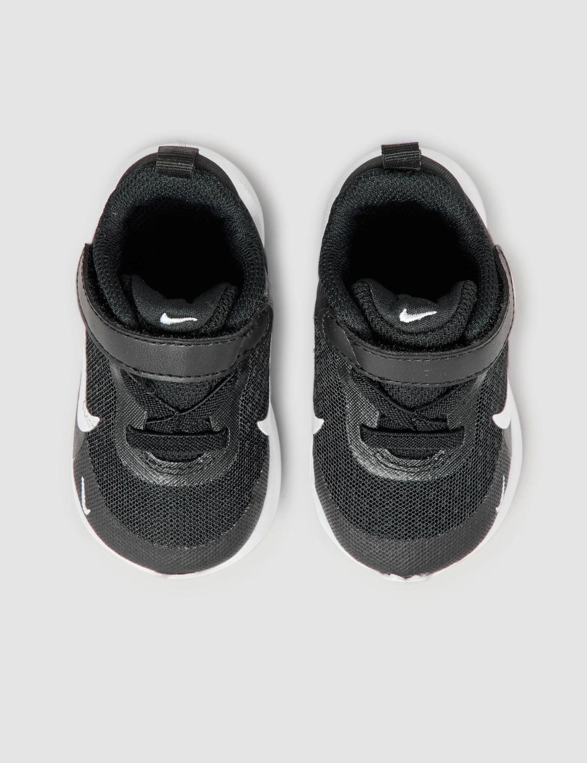 NIKE Uniseks - dzieci Rewolucja 7 (Tdv) Niski