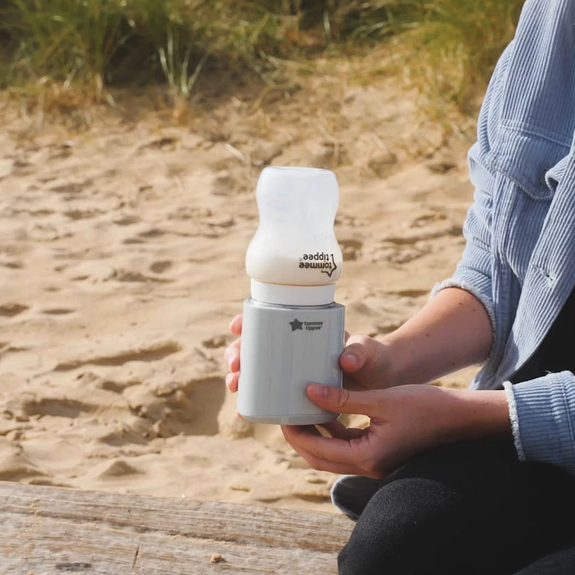 Tommee Tippee LetsGo przenośny podgrzewacz do butelek w podróży, ładowany przez USB, elektryczny podgrzewacz do butelek, lekki i przyjazny w podróży