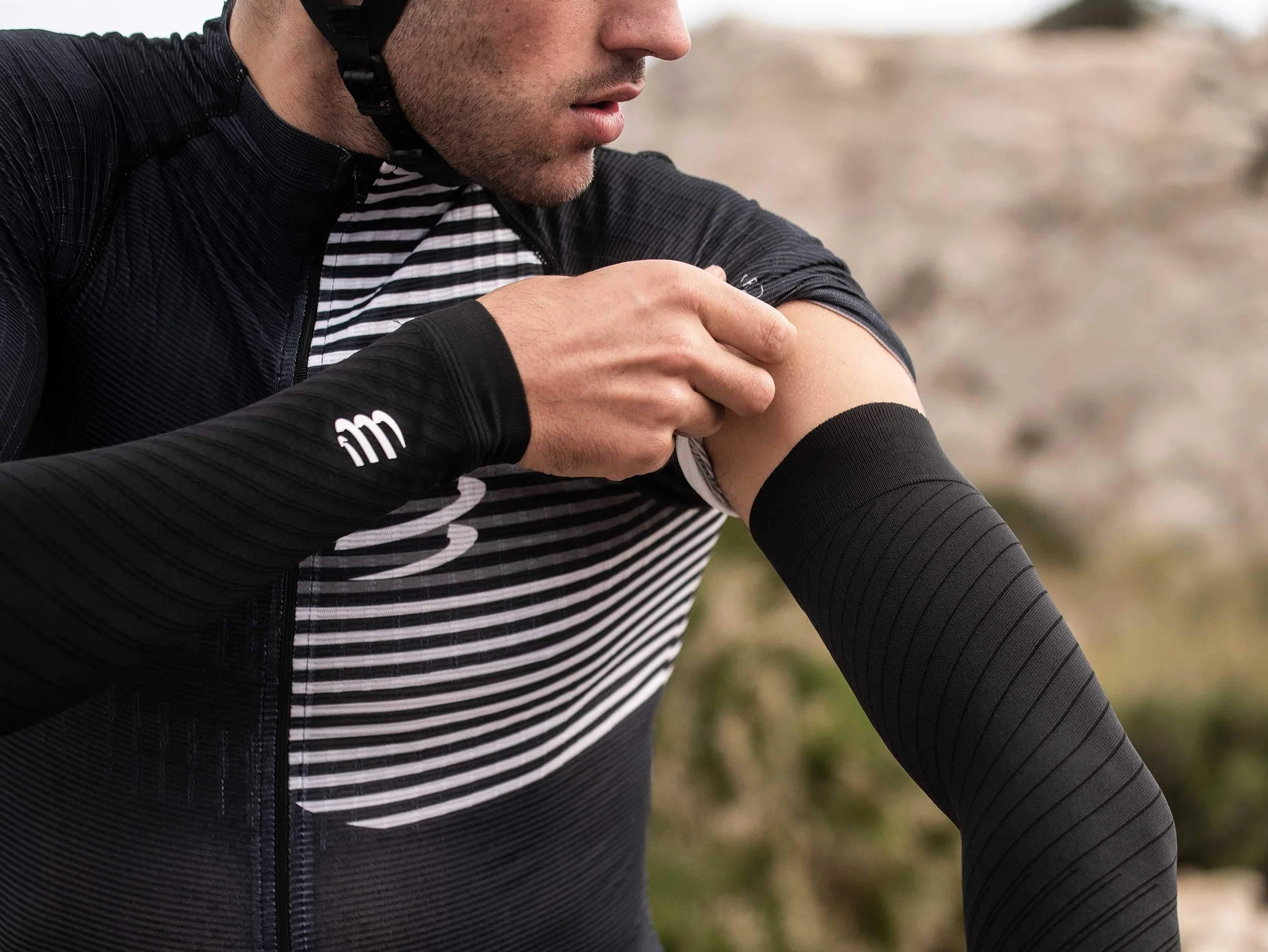 Compressport ArmForce Ultralight mankiet kompresyjny dla dorosłych, czarny, T2